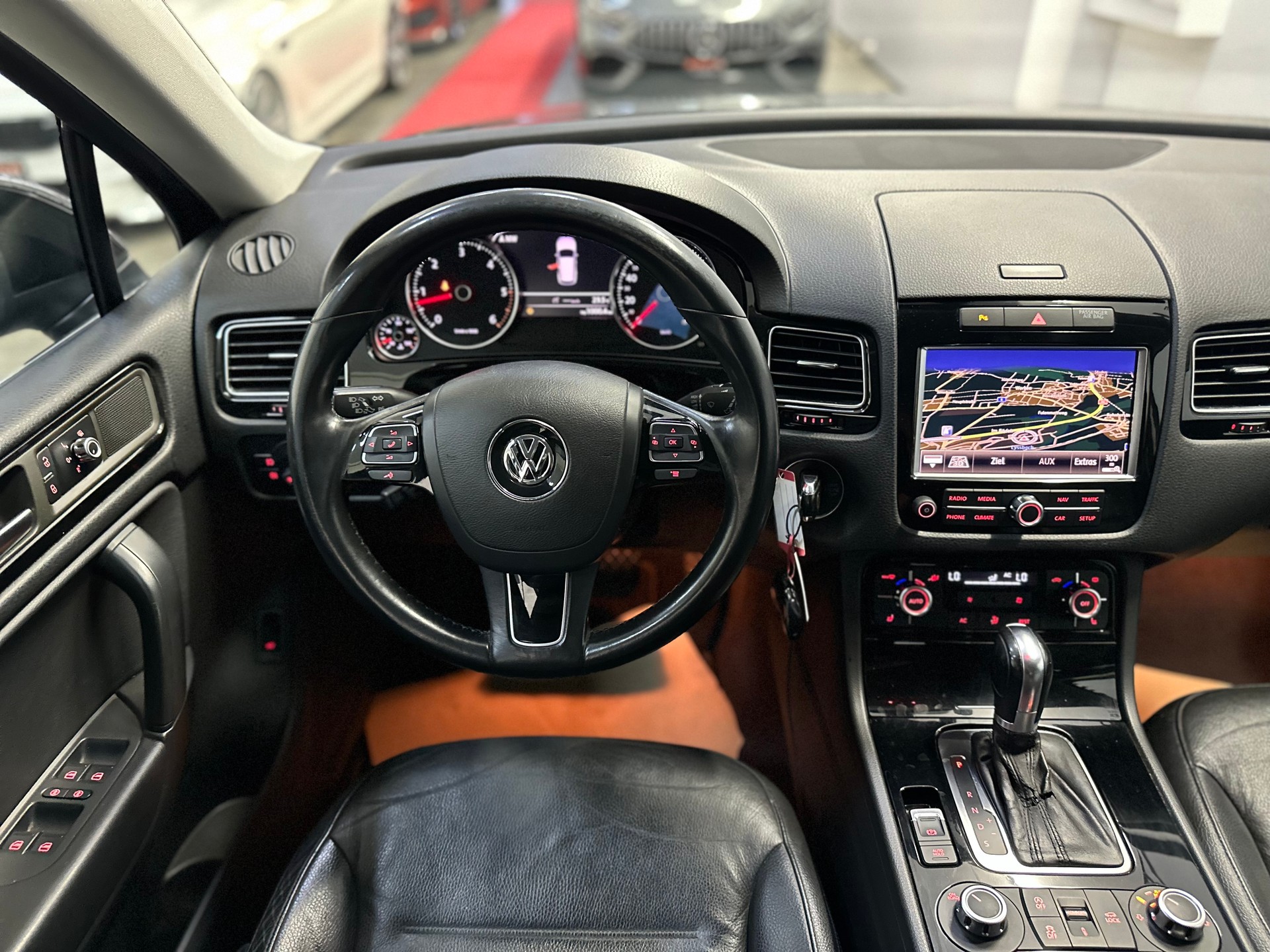 VW Touareg 3.0 TDI BlueMotion Technology Tiptronic-image-10