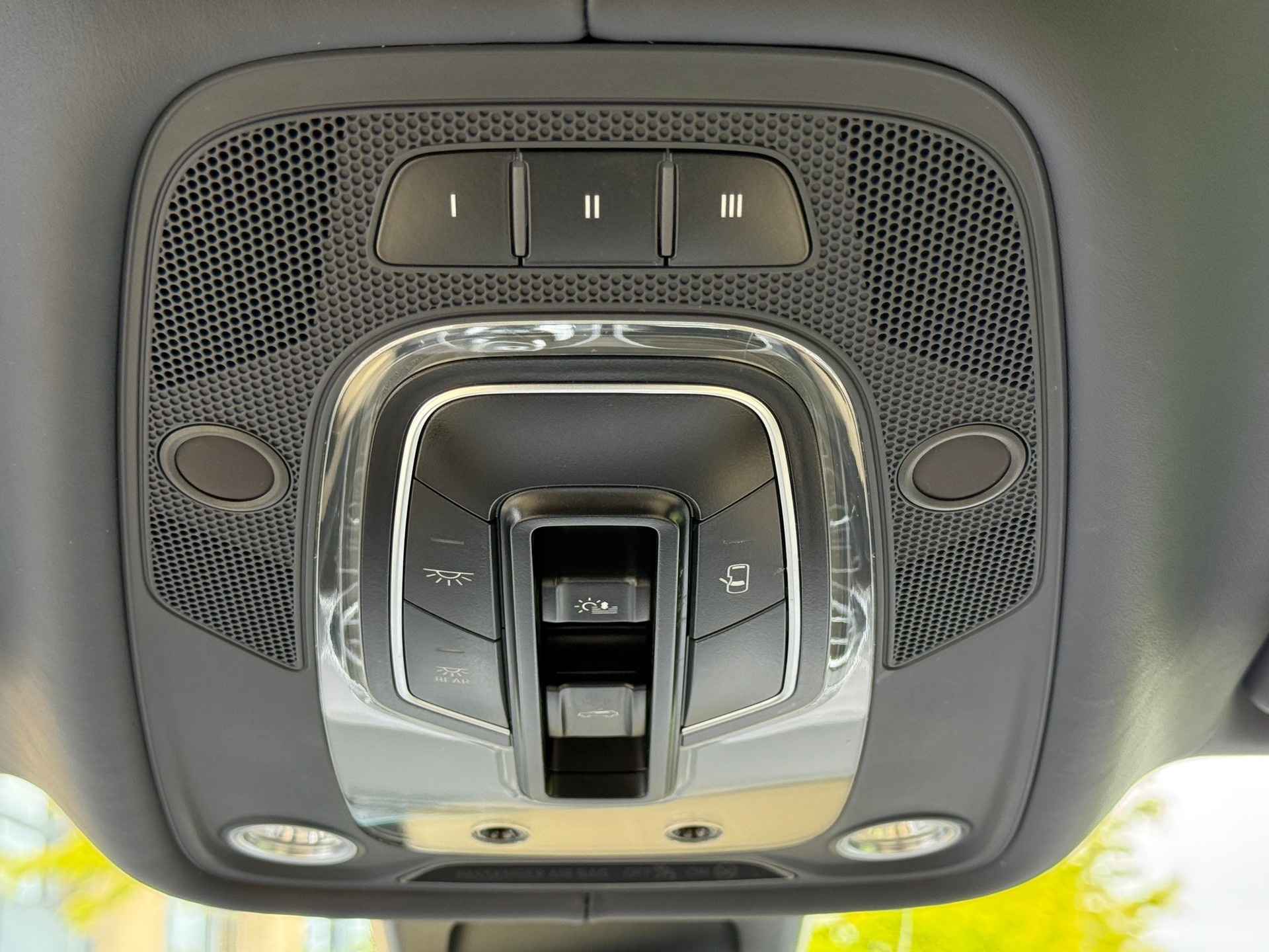 BENTLEY Bentayga V8-image-23