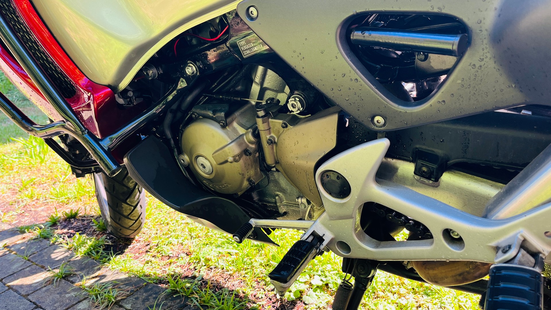 HONDA XL 1000 V Varadero-image-6