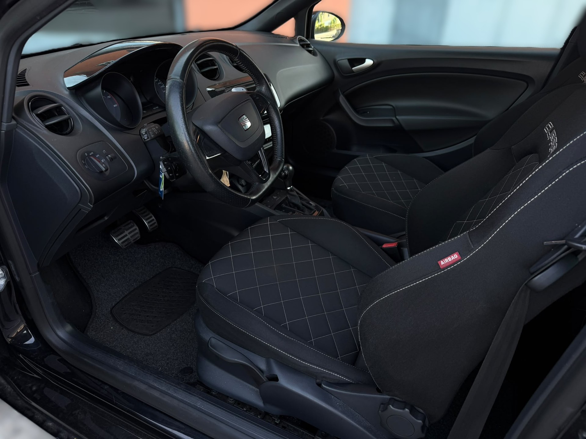 SEAT Ibiza SC 1.4 TSI Cupra R-Evolution DSG-image-9