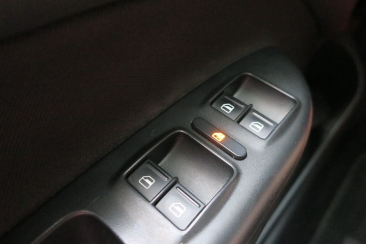SKODA Octavia Combi 1.8 TSI Adventure 4x4-image-12