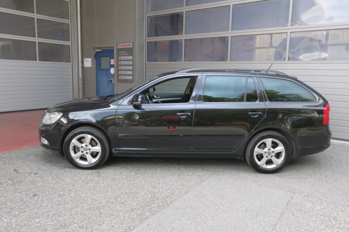 SKODA Octavia Combi 1.8 TSI Adventure 4x4-image-3