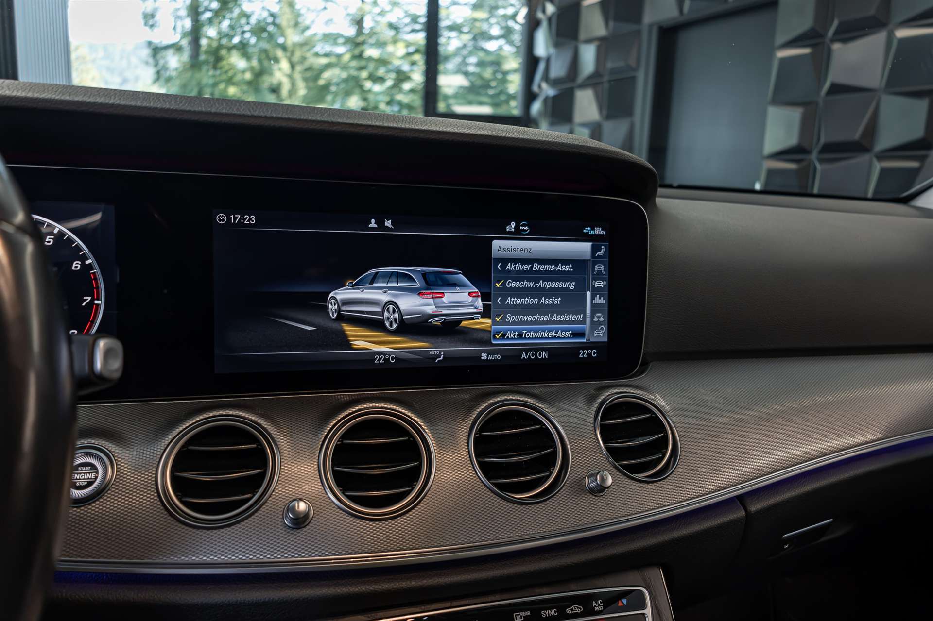 MERCEDES-BENZ E 200 Avantgarde 4 Matic 9G-Tronic-image-14