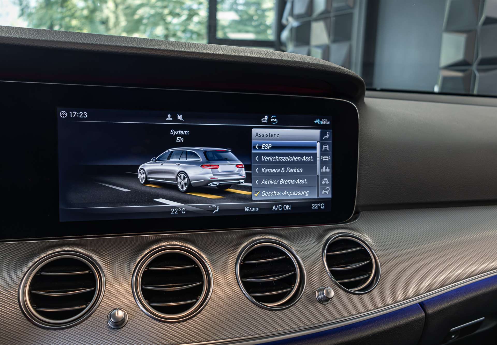 MERCEDES-BENZ E 200 Avantgarde 4 Matic 9G-Tronic-image-13