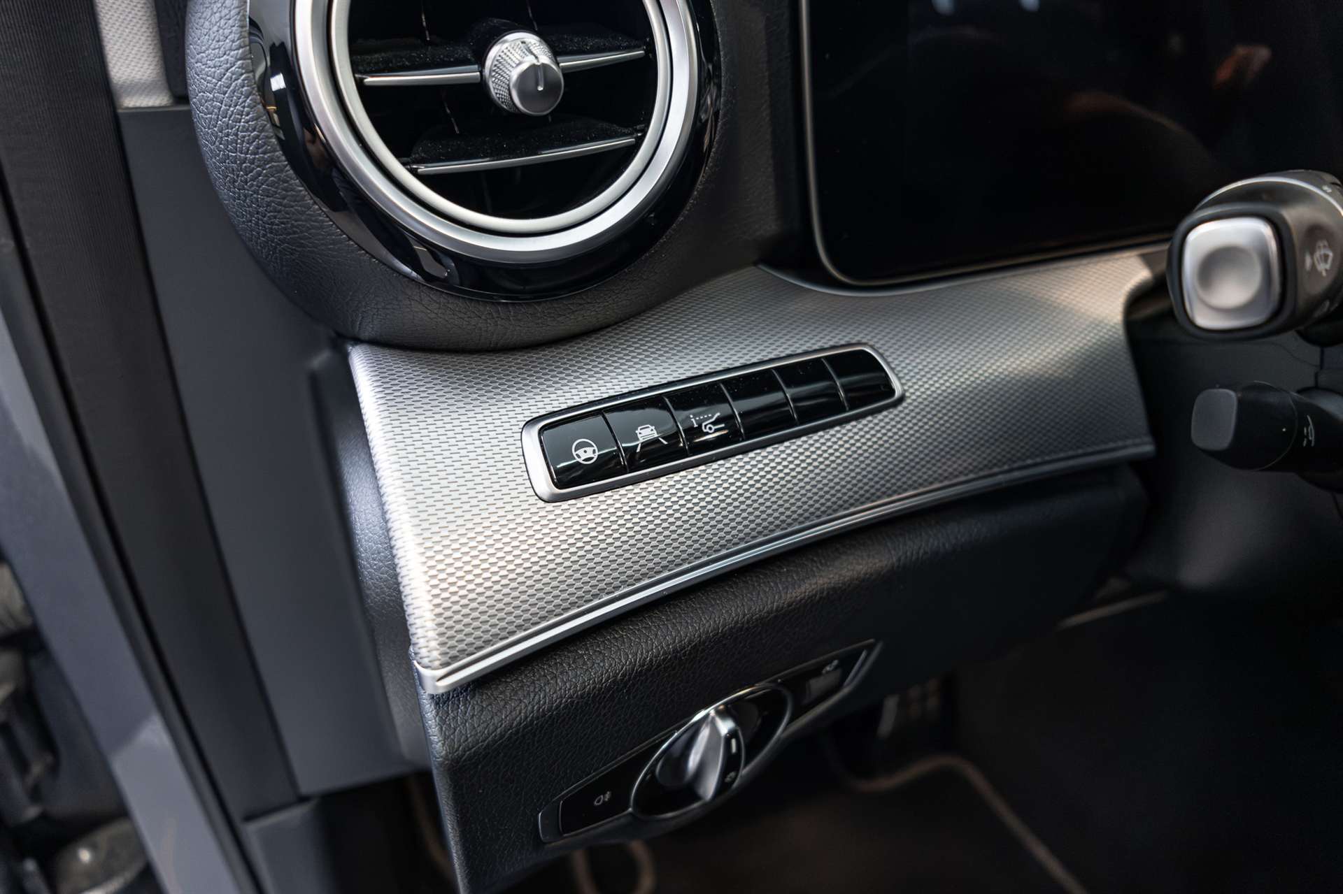 MERCEDES-BENZ E 200 Avantgarde 4 Matic 9G-Tronic-image-20