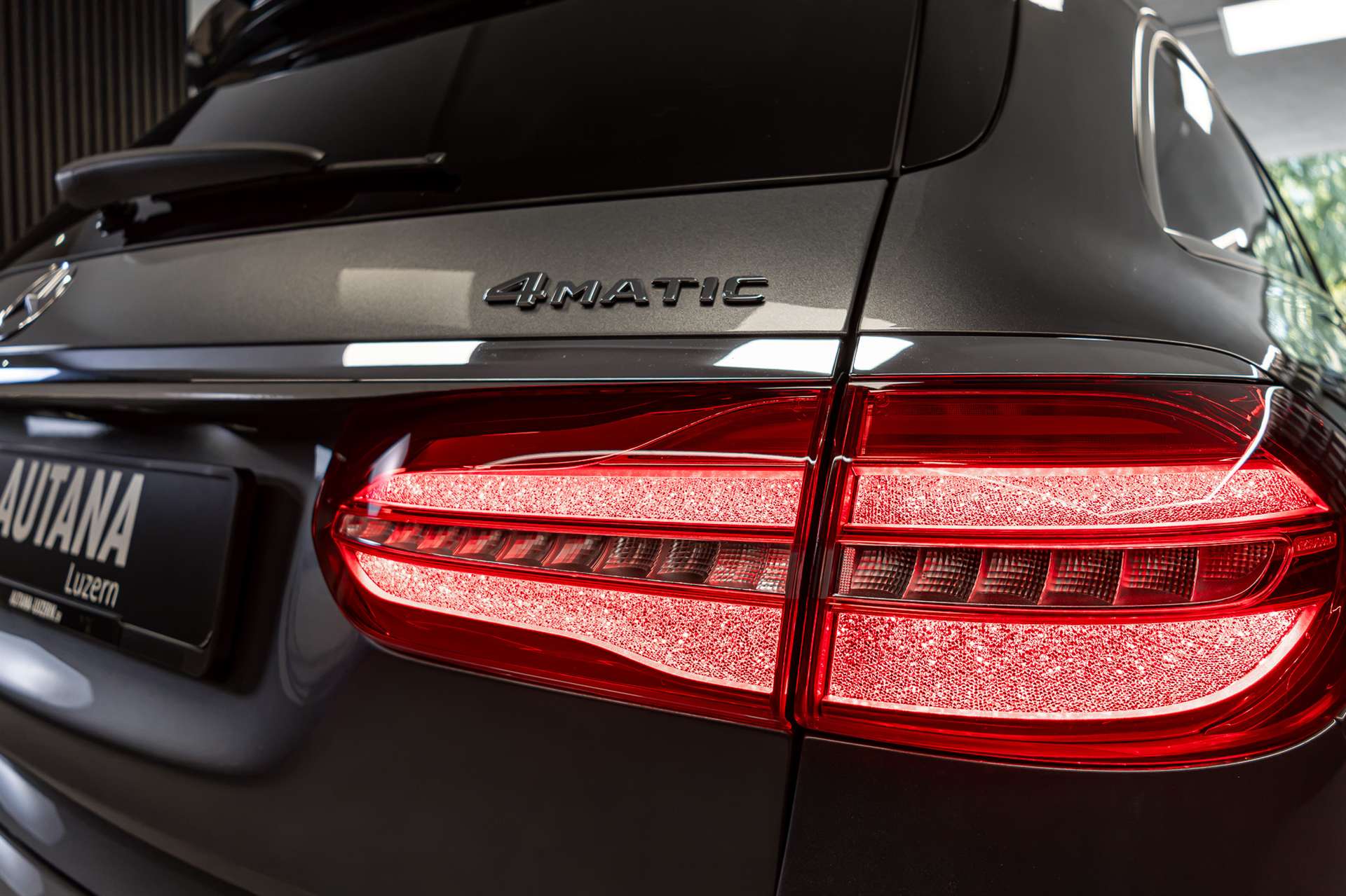 MERCEDES-BENZ E 200 Avantgarde 4 Matic 9G-Tronic-image-26
