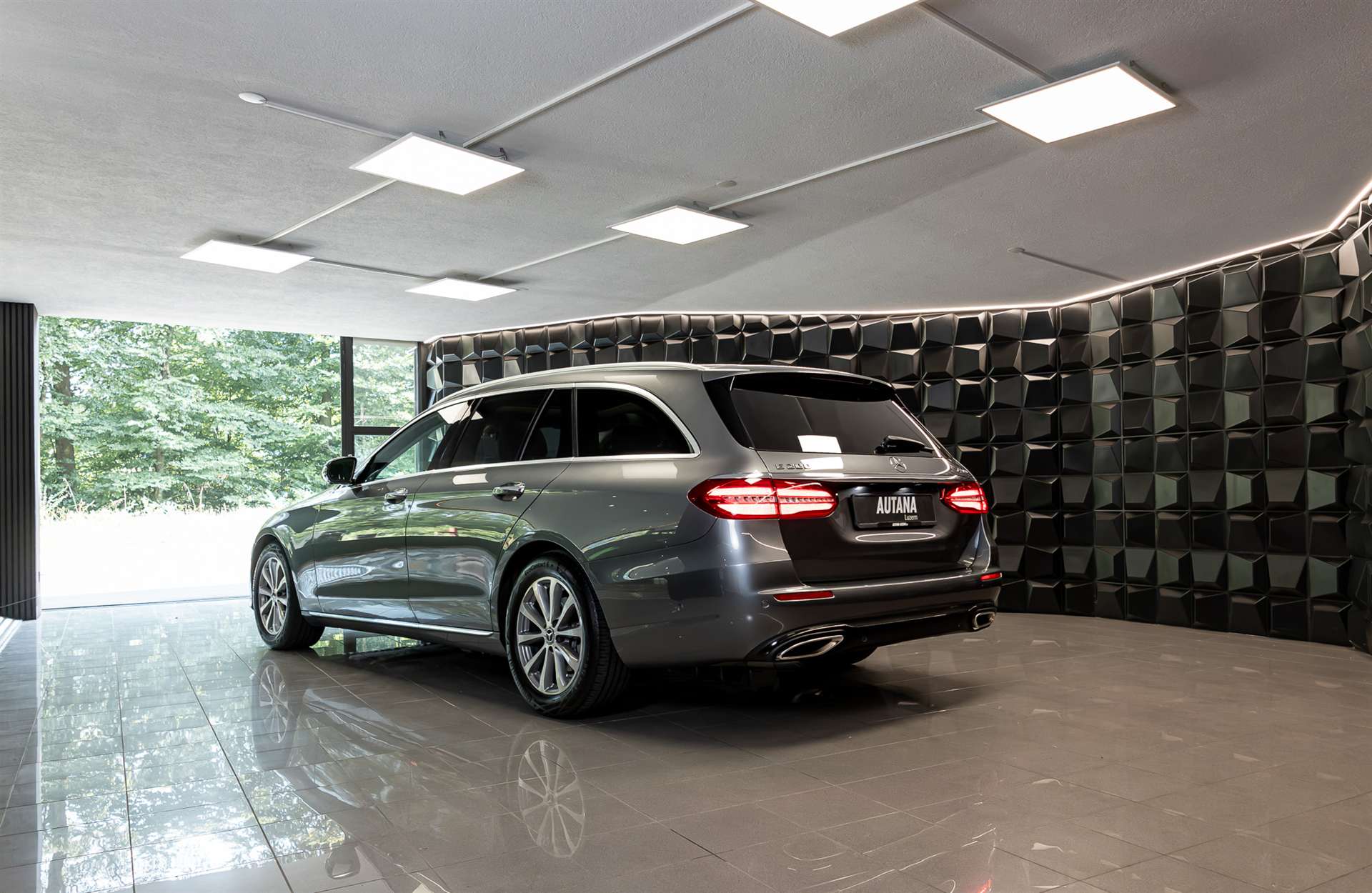 MERCEDES-BENZ E 200 Avantgarde 4 Matic 9G-Tronic-showroom-element-2