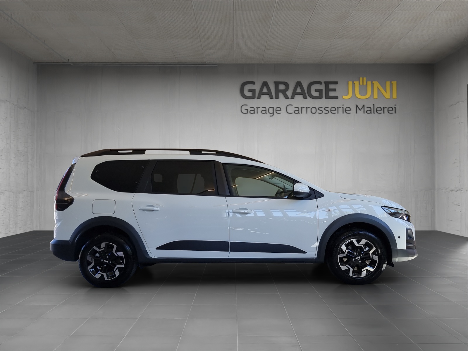 DACIA Jogger 1.8 Hybrid Journey 7-Plätze-image-1