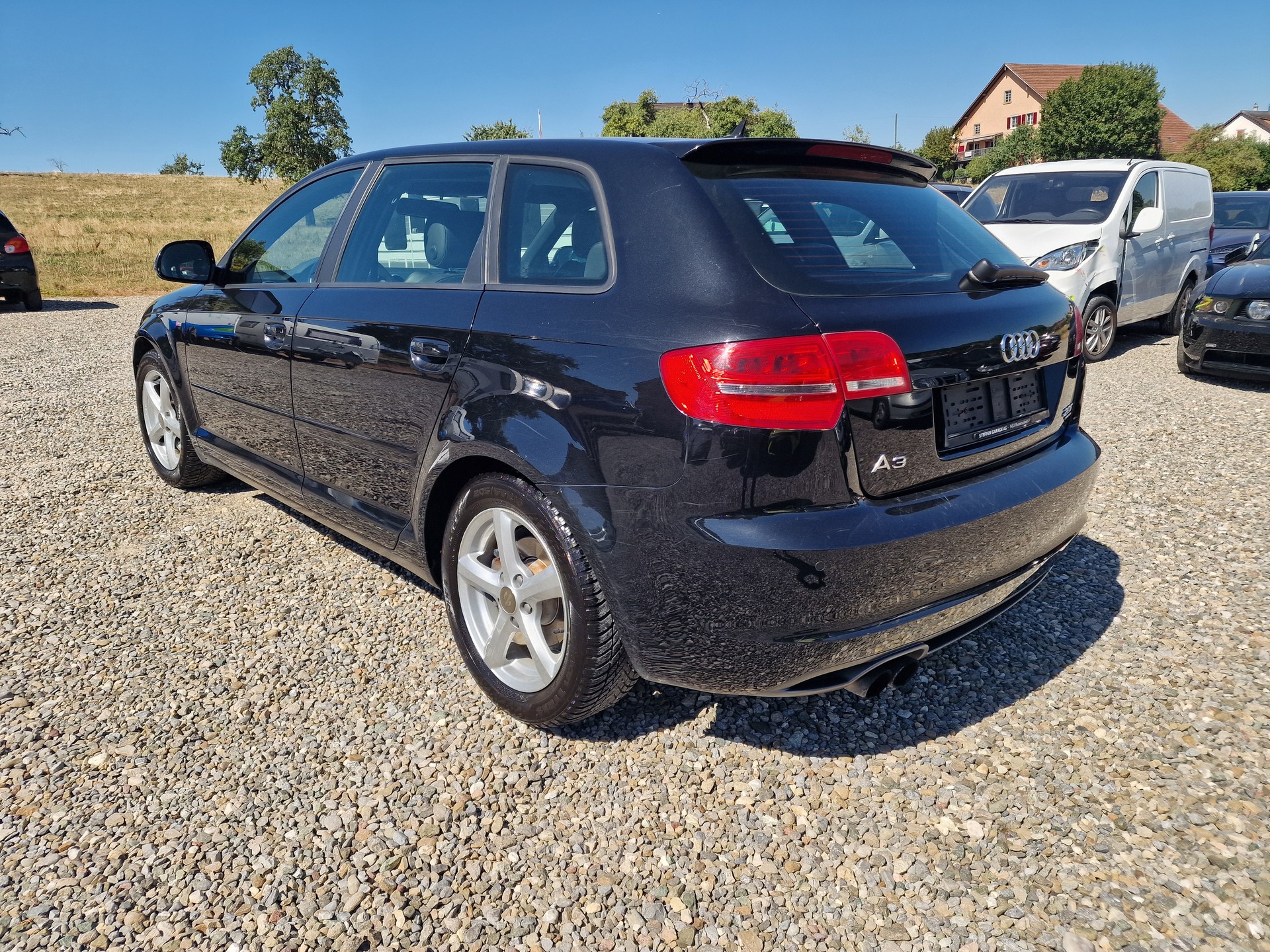 AUDI A3 Sportback 2.0 TFSI Ambiente quattro S-tronic S-Line-image-2