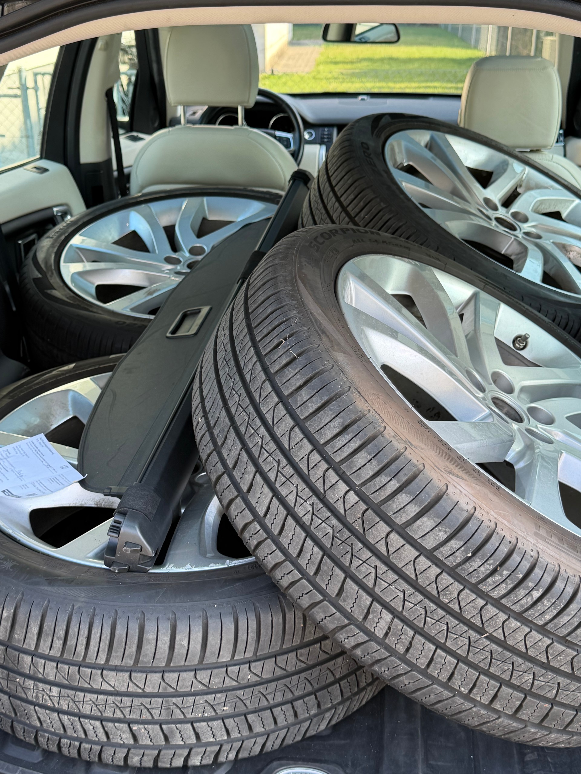 LAND ROVER Discovery Sport 2.0 Si4 HSE Luxury AT9-image-12