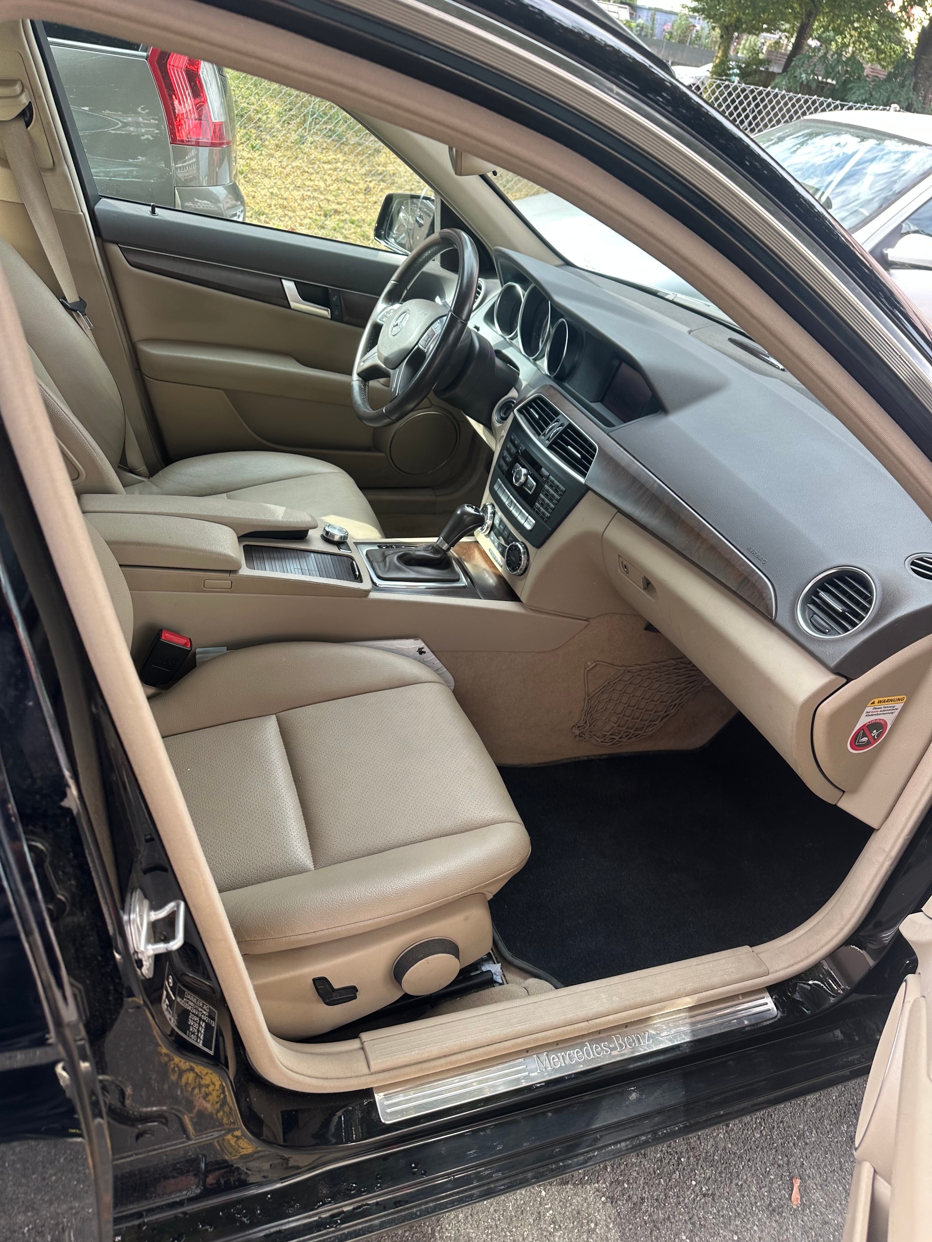 MERCEDES-BENZ C 180 BlueEfficiency 7G-Tronic-image-3