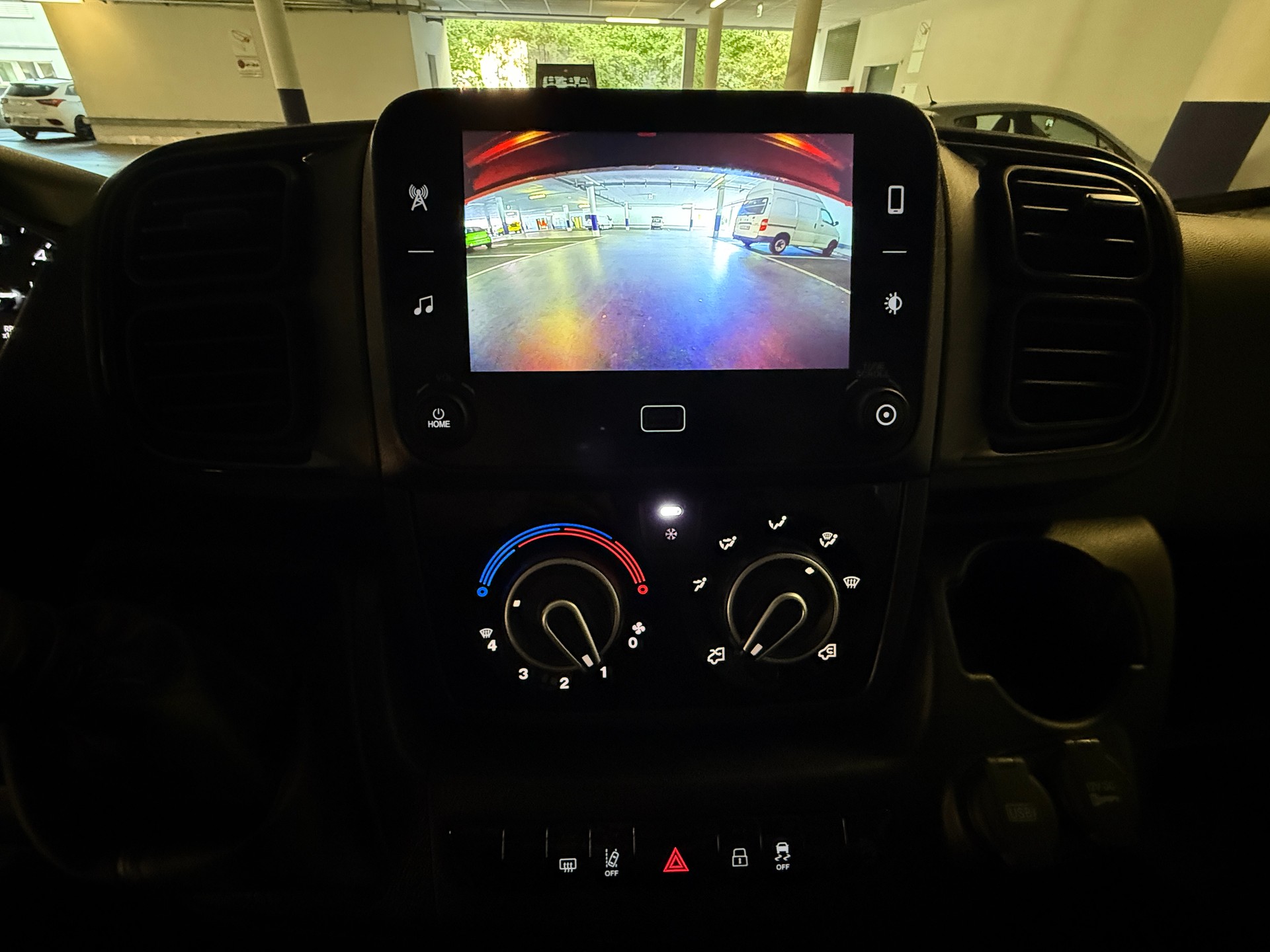 CITROEN Jumper 35 2.2 BlueHDi 120 L2-image-10