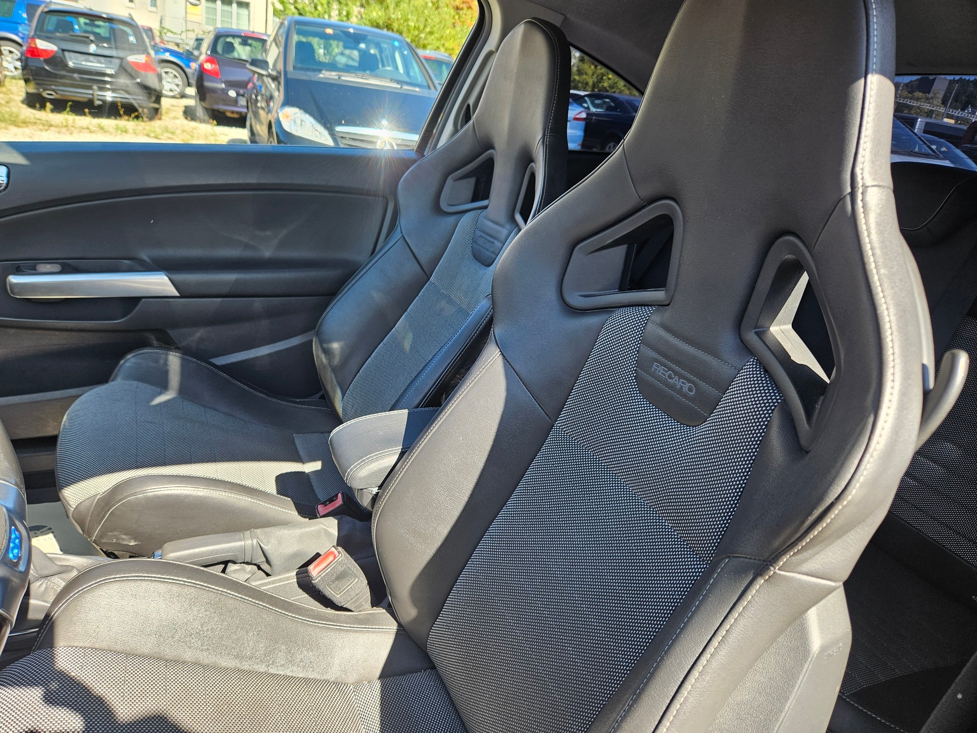 OPEL Corsa 1.6 Turbo OPC-image-11