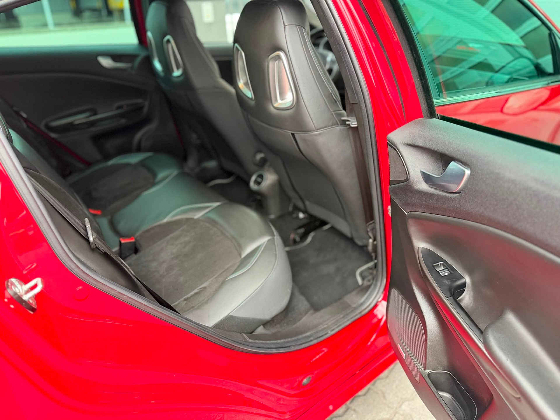 ALFA ROMEO Giulietta 1750 TBi Quadrifoglio Verde TCT-image-23