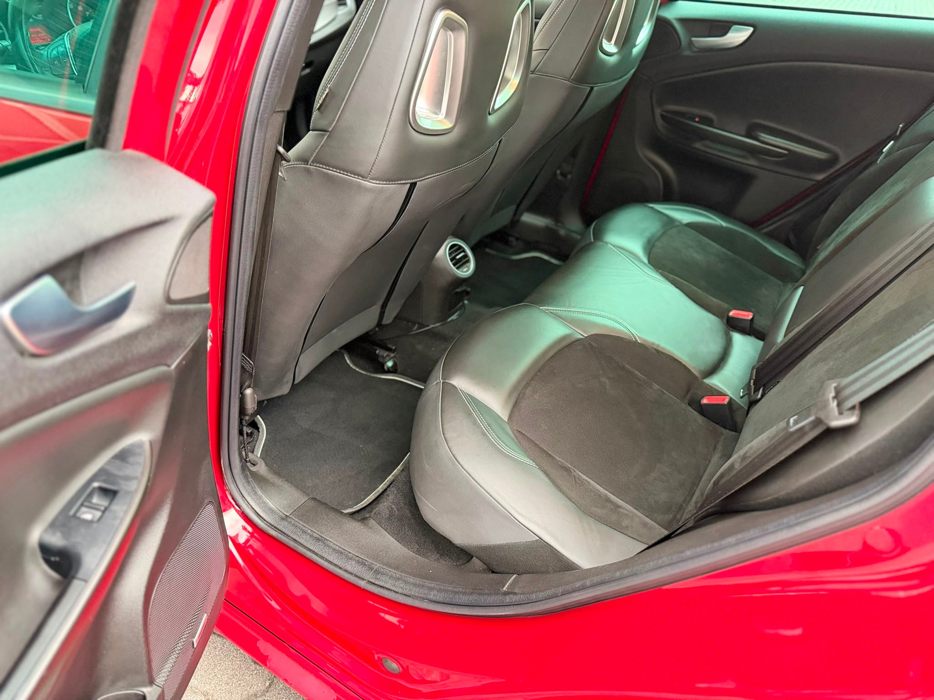 ALFA ROMEO Giulietta 1750 TBi Quadrifoglio Verde TCT-image-22