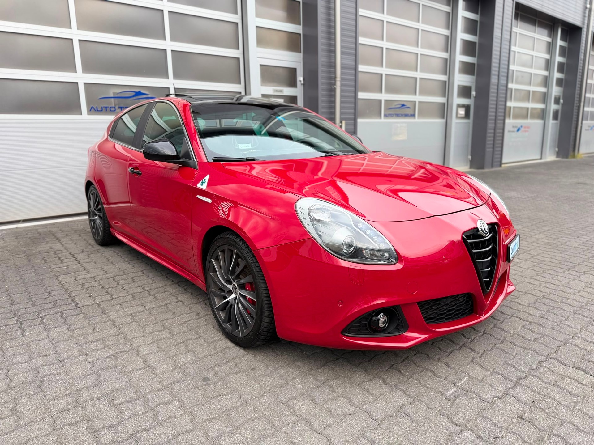 ALFA ROMEO Giulietta 1750 TBi Quadrifoglio Verde TCT-image-4