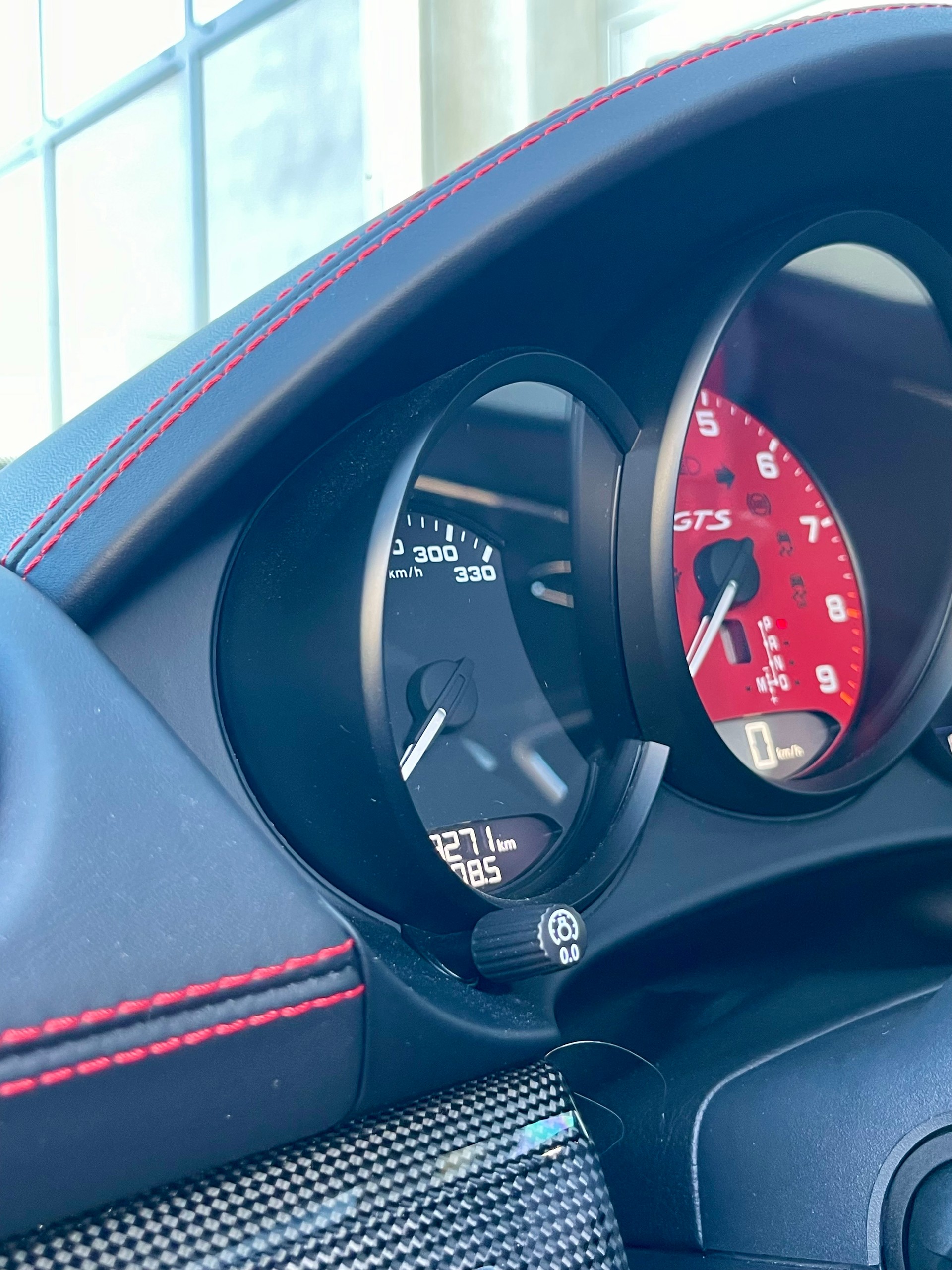 PORSCHE 718 Cayman GTS 4.0 PDK-image-9