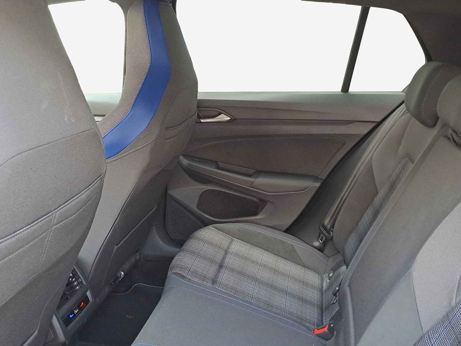 VW Golf 1.4 TSI PHEV GTE-image-11