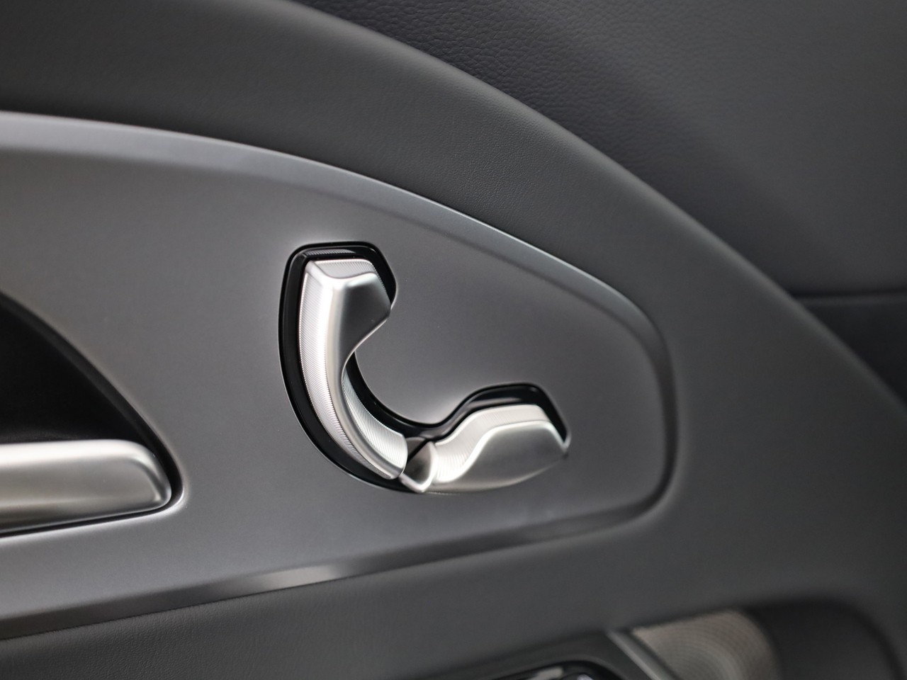 MERCEDES-BENZ CLA Shooting Brake 350 4Matic 85 kWh EQ-image-17