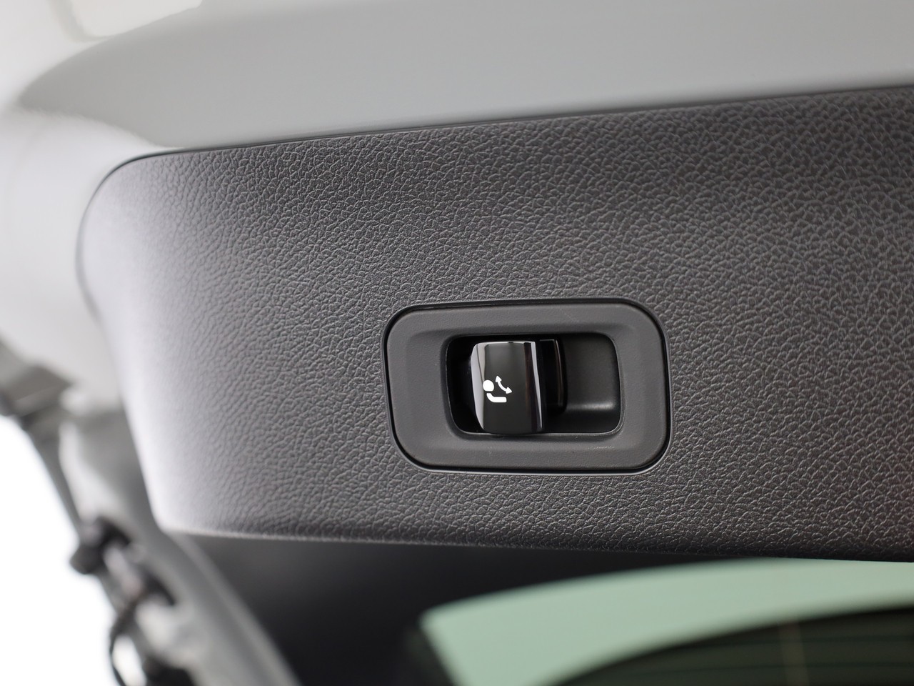 MERCEDES-BENZ CLA Shooting Brake 350 4Matic 85 kWh EQ-image-21