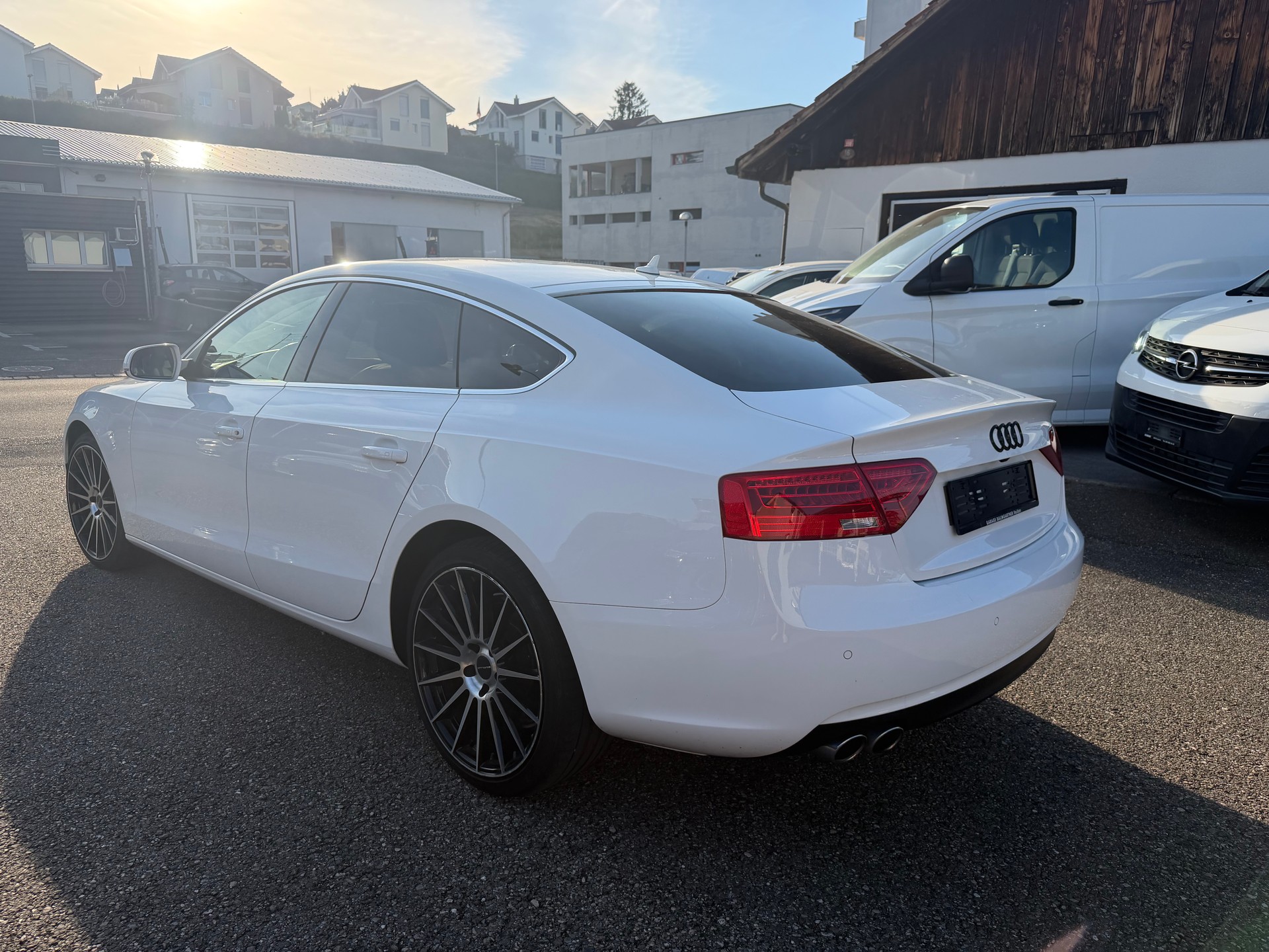 AUDI A5 Sportback 2.0 TDI-image-4