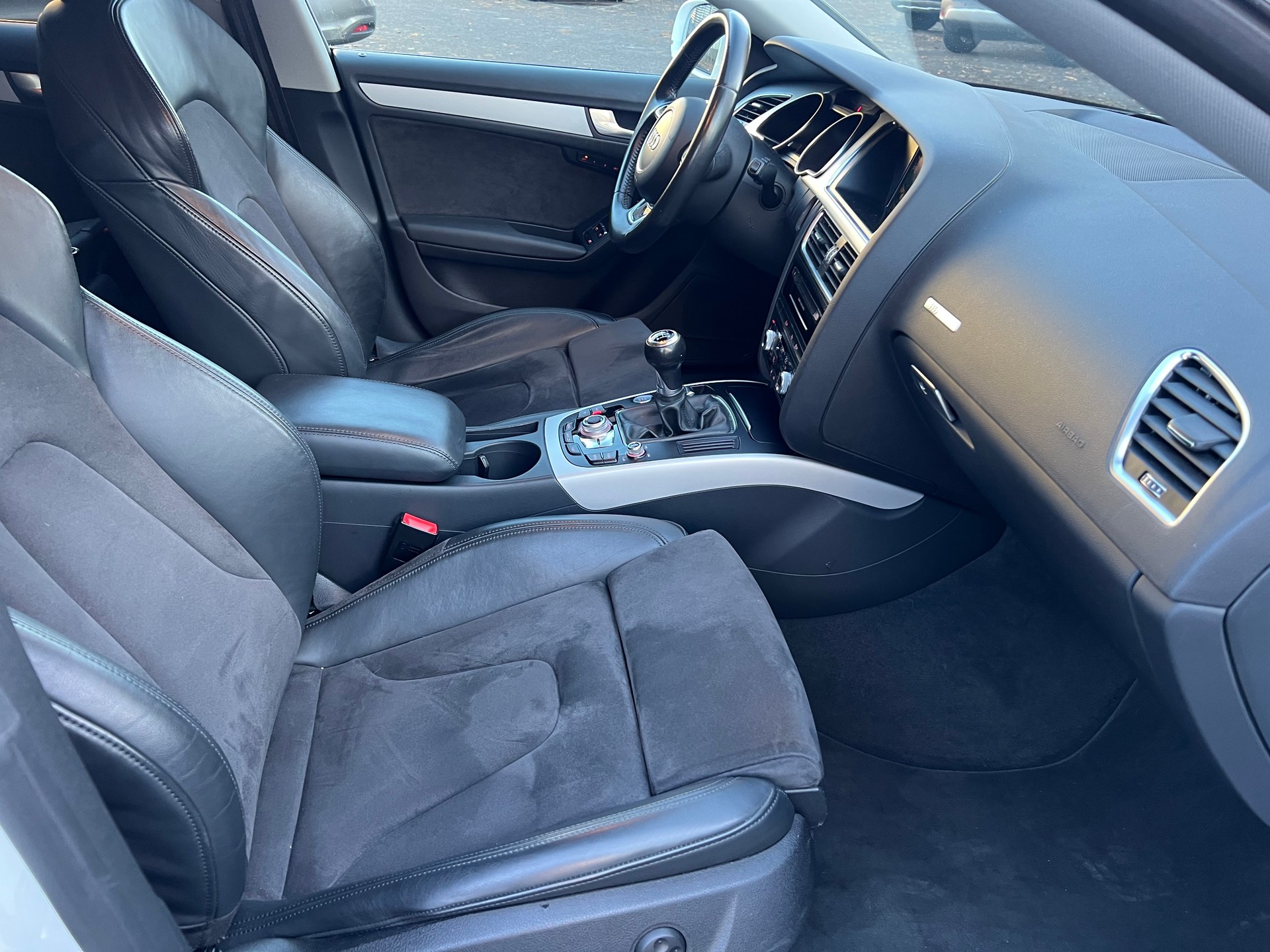 AUDI A5 Sportback 2.0 TDI-image-9
