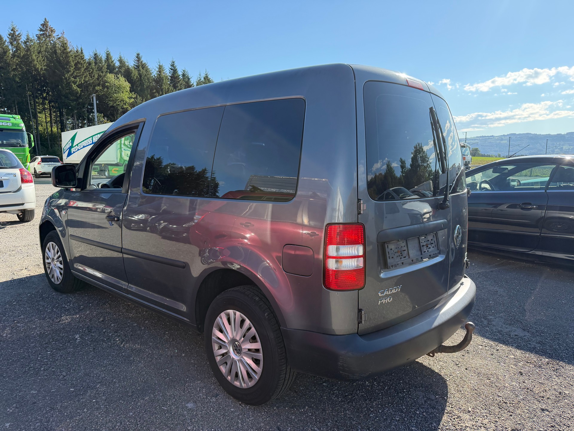 VW Caddy Maxi 1.6 TDI CR Blue Motion Family-image-3