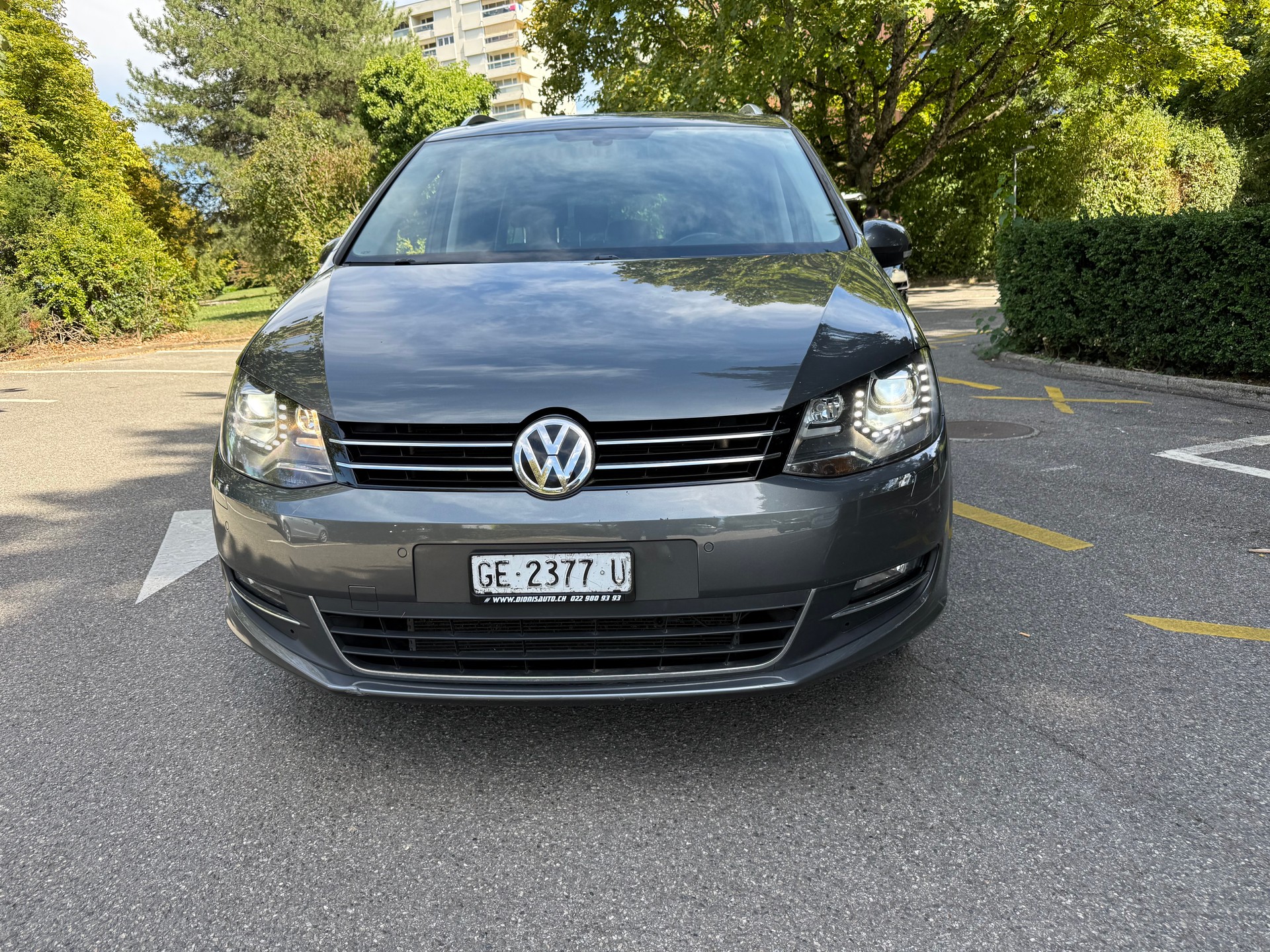 VW Sharan 2.0 TDI BMT Highline DSG -7 Places-image-22
