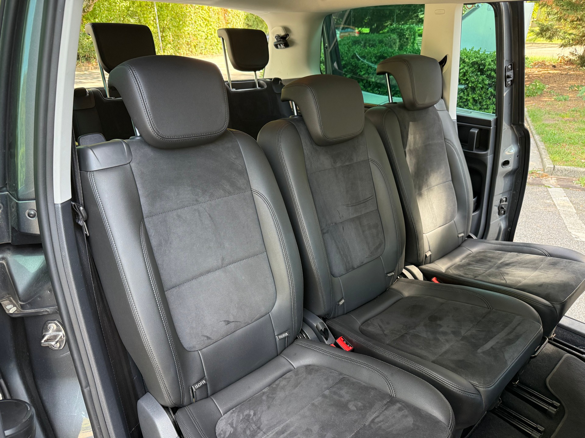 VW Sharan 2.0 TDI BMT Highline DSG -7 Places-image-9