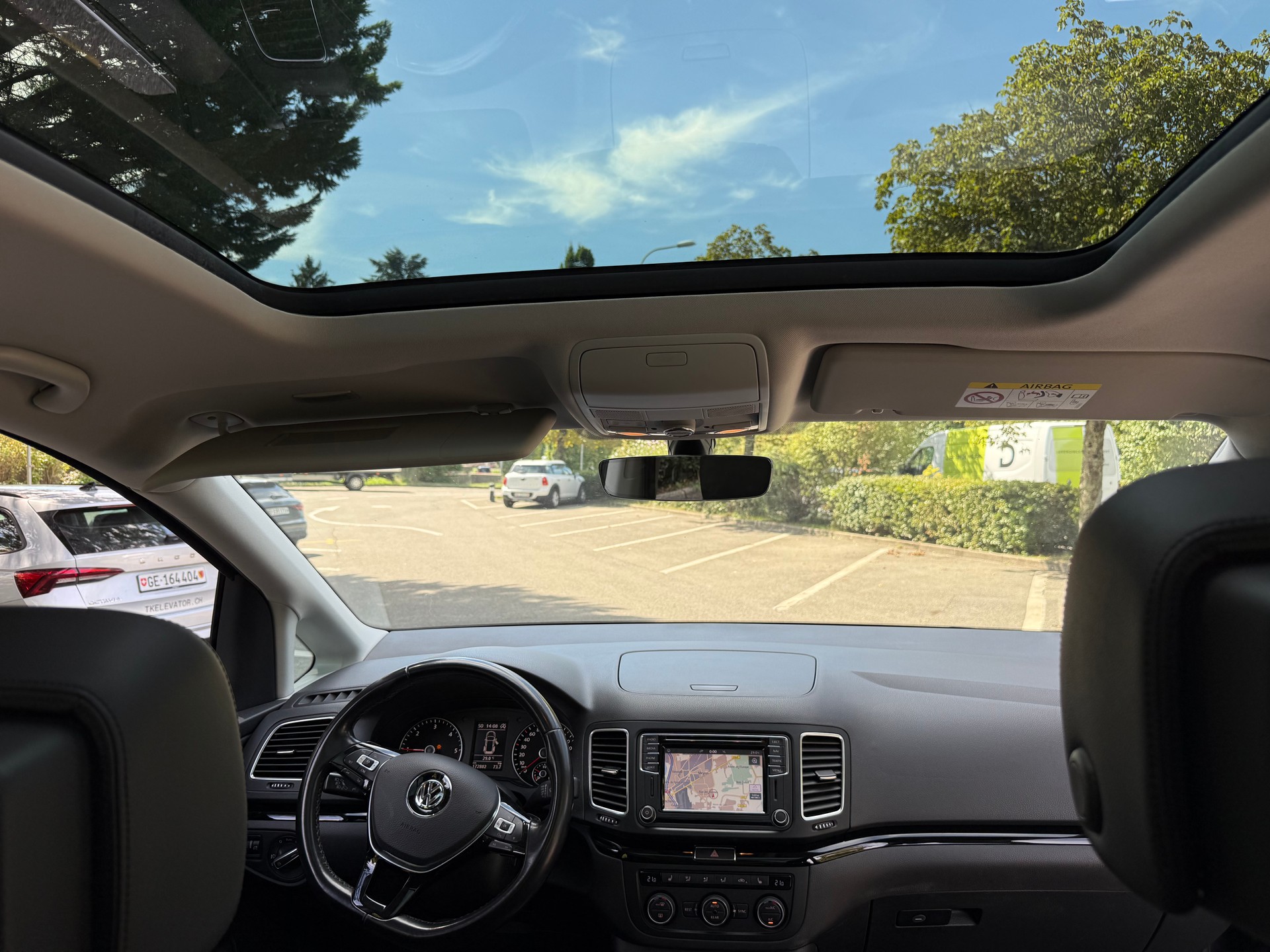 VW Sharan 2.0 TDI BMT Highline DSG -7 Places-image-15
