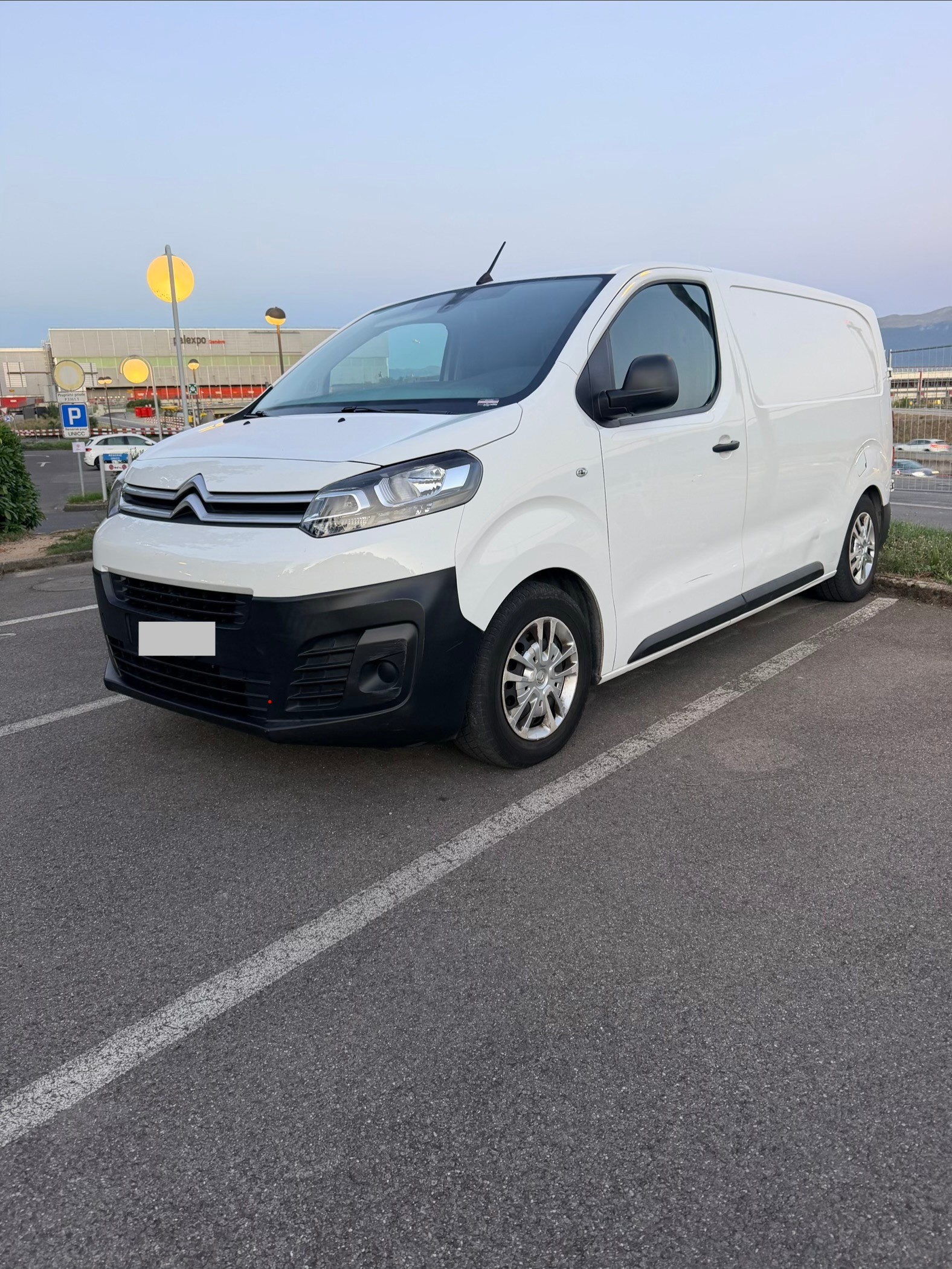 CITROEN 1.6 BlueHDi 95 Komfort-image-0