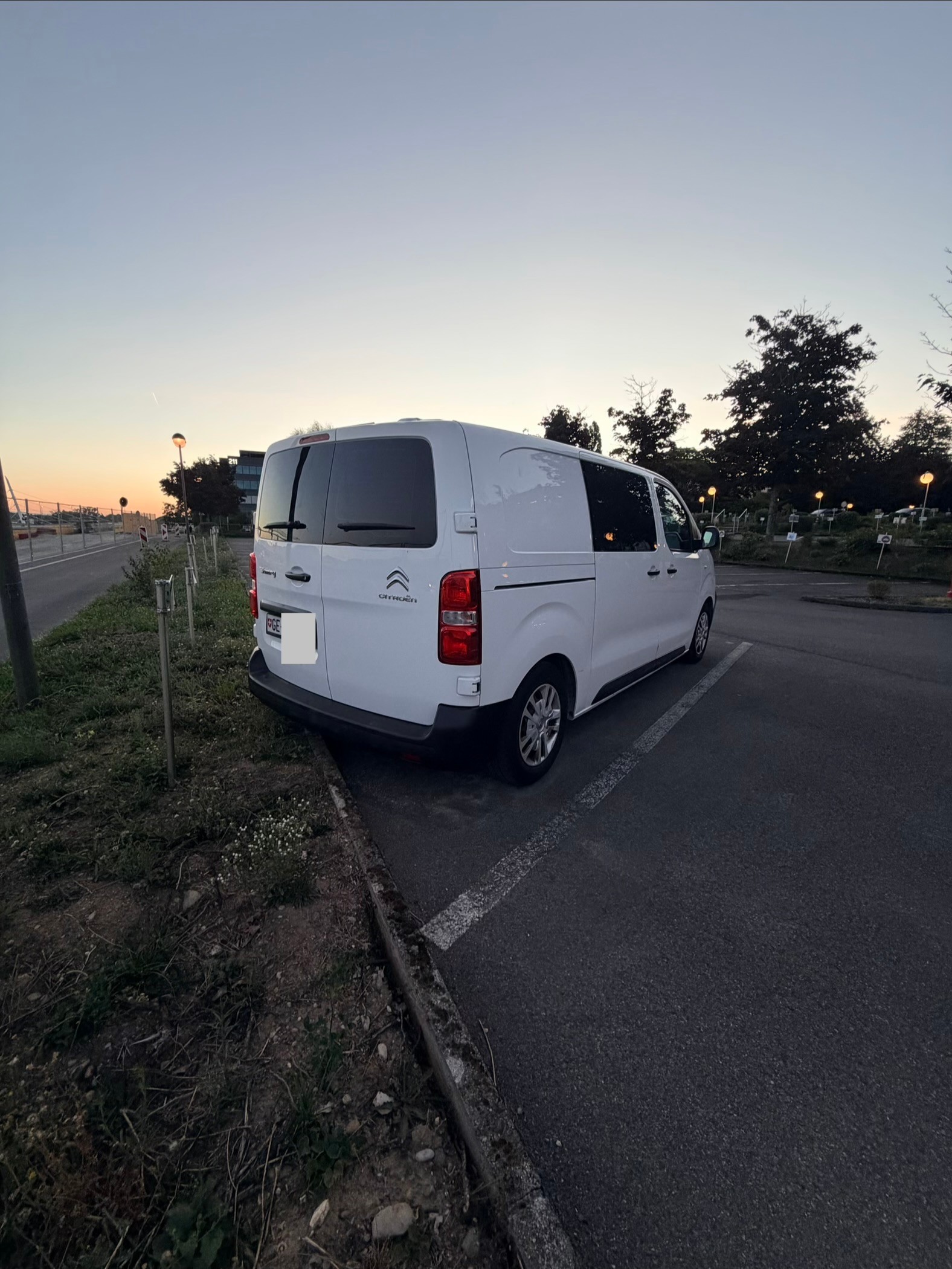 CITROEN 1.6 BlueHDi 95 Komfort-image-4