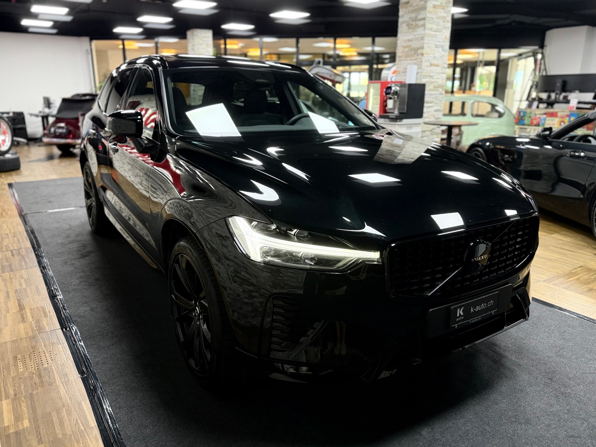 VOLVO XC60 B5 Benzin Mild Hybrid AWD Ultra Dark Geartronic-image-10
