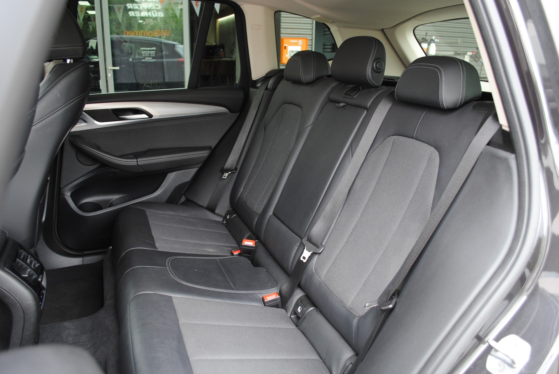 BMW X3 xDrive 20i xLine Steptronic-image-15