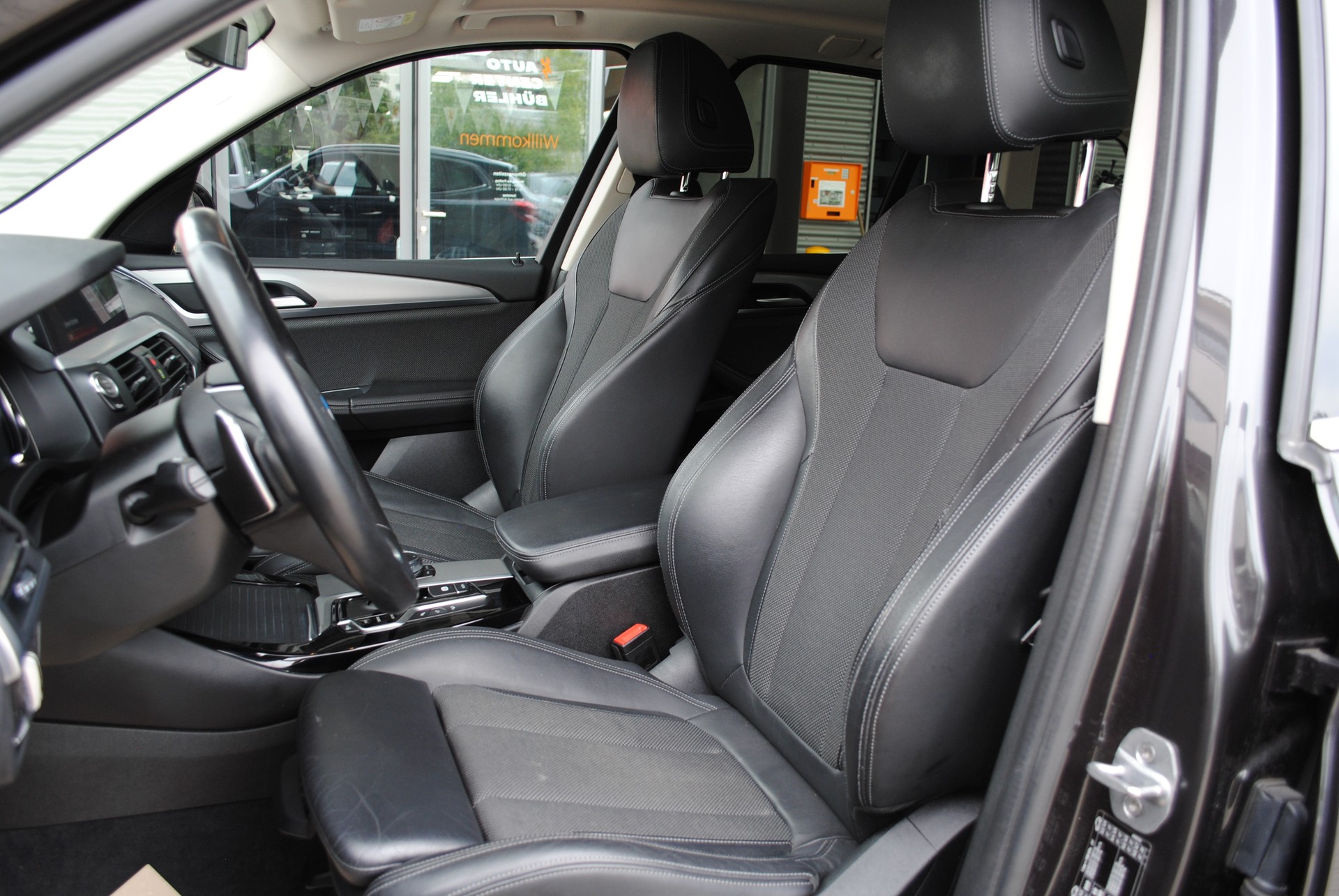 BMW X3 xDrive 20i xLine Steptronic-image-10