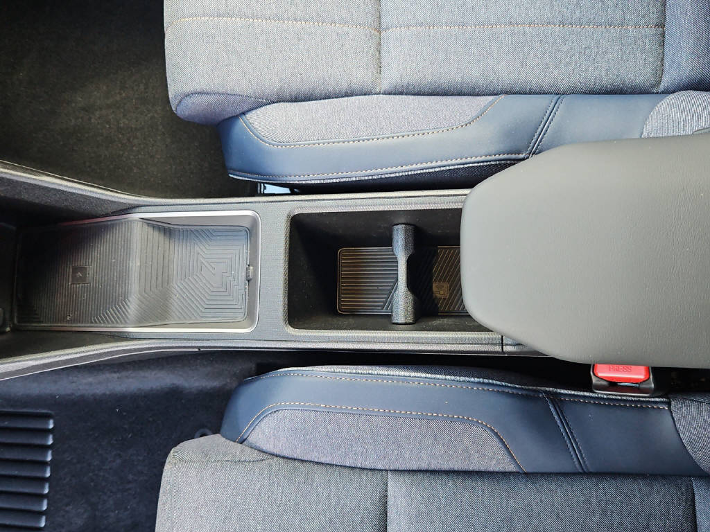 RENAULT R4 E-Tech Comfort Range techno-image-6