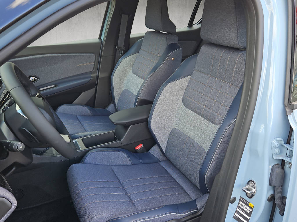 RENAULT R4 E-Tech Comfort Range techno-image-4