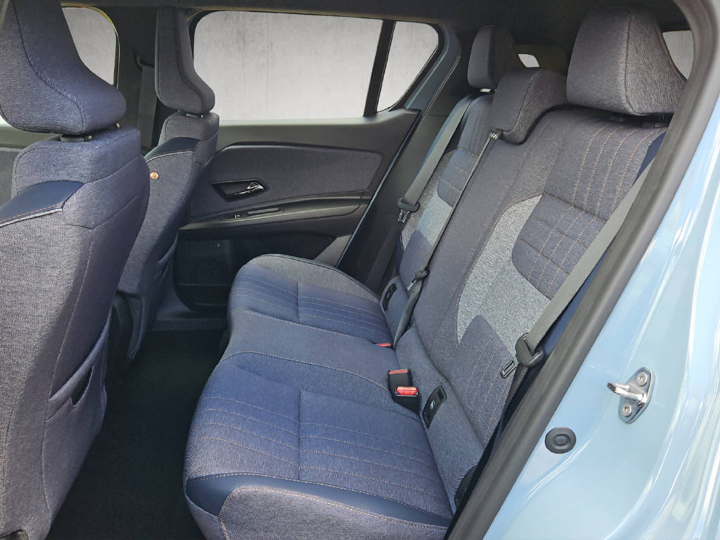 RENAULT R4 E-Tech Comfort Range techno-image-5
