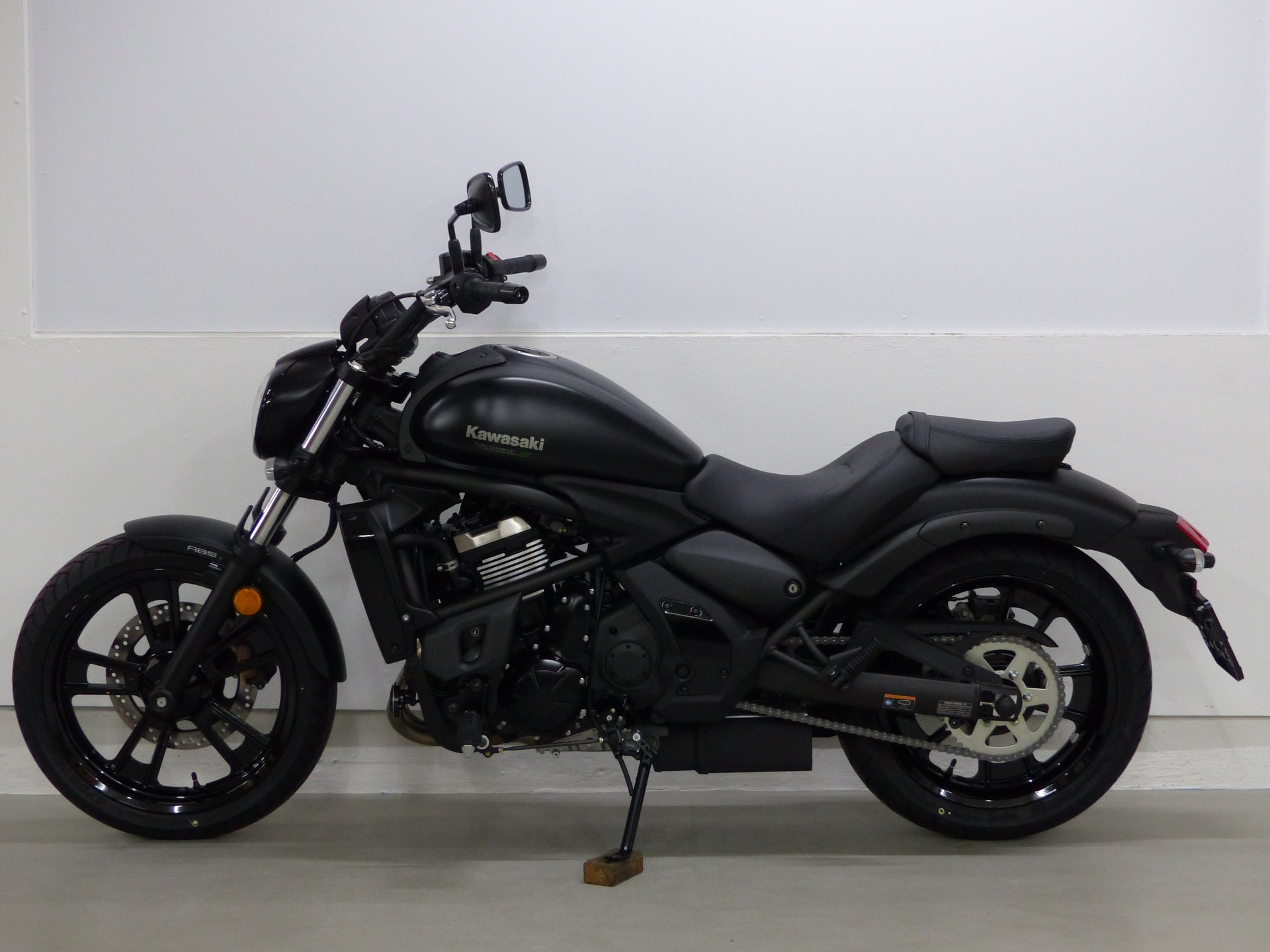KAWASAKI Vulcan S ABS-showroom-element-2