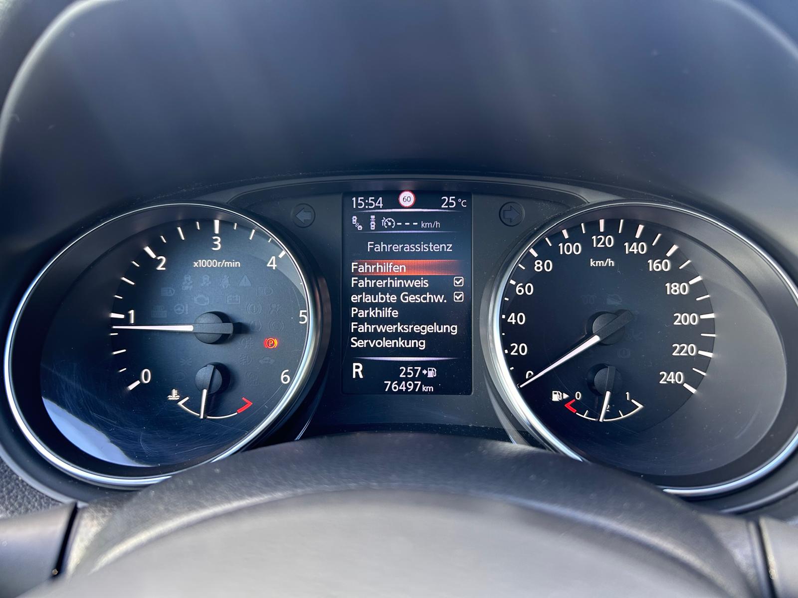 NISSAN Qashqai 1.6 dCi tekna Xtronic CVT-image-19
