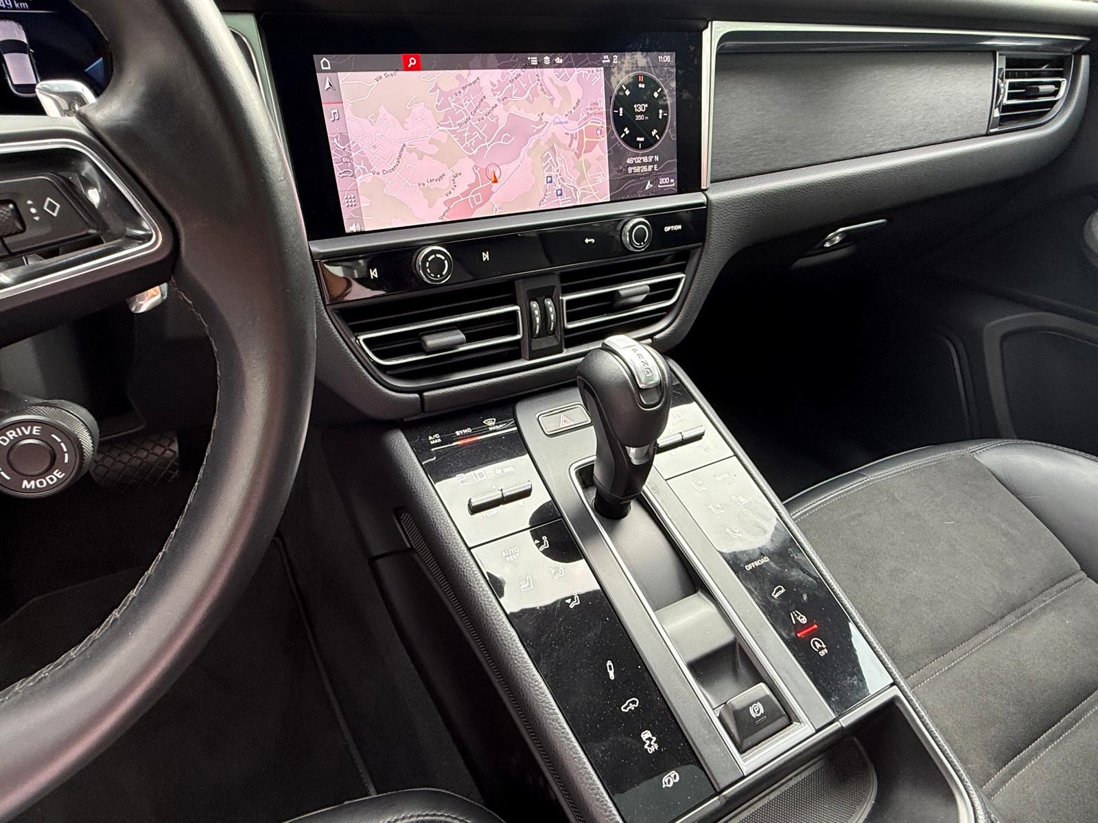 PORSCHE Macan GTS PDK-image-11