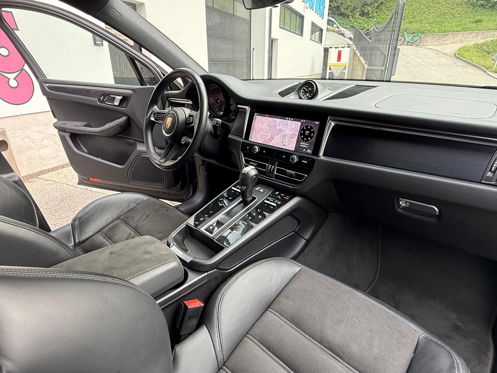 PORSCHE Macan GTS PDK-image-12