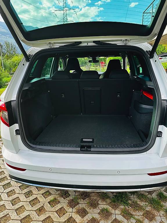 SKODA KAROQ-image-1