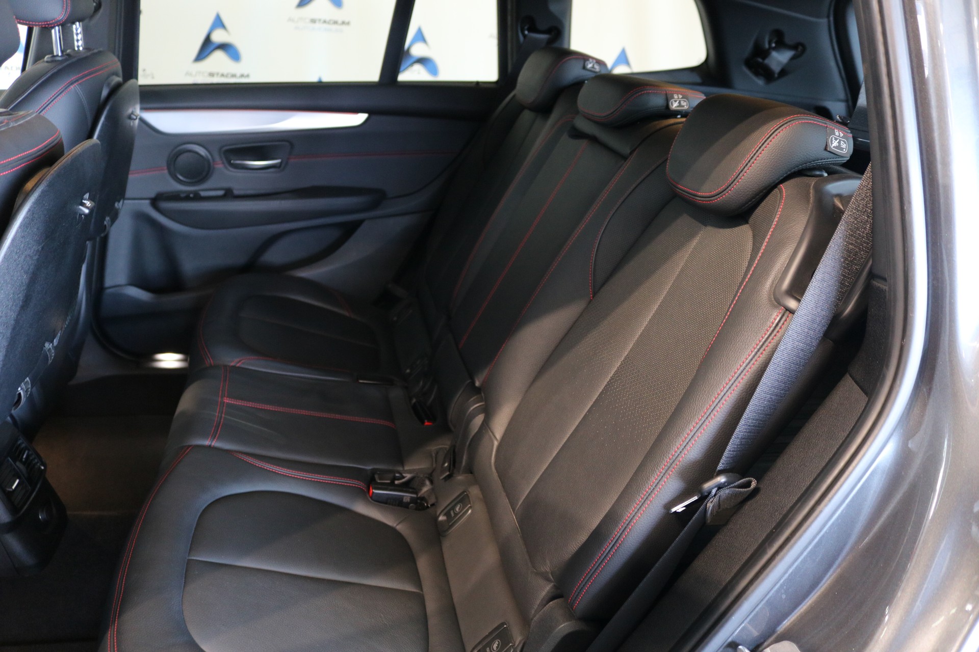 BMW 220i Gran Tourer M Sport Steptronic-image-3