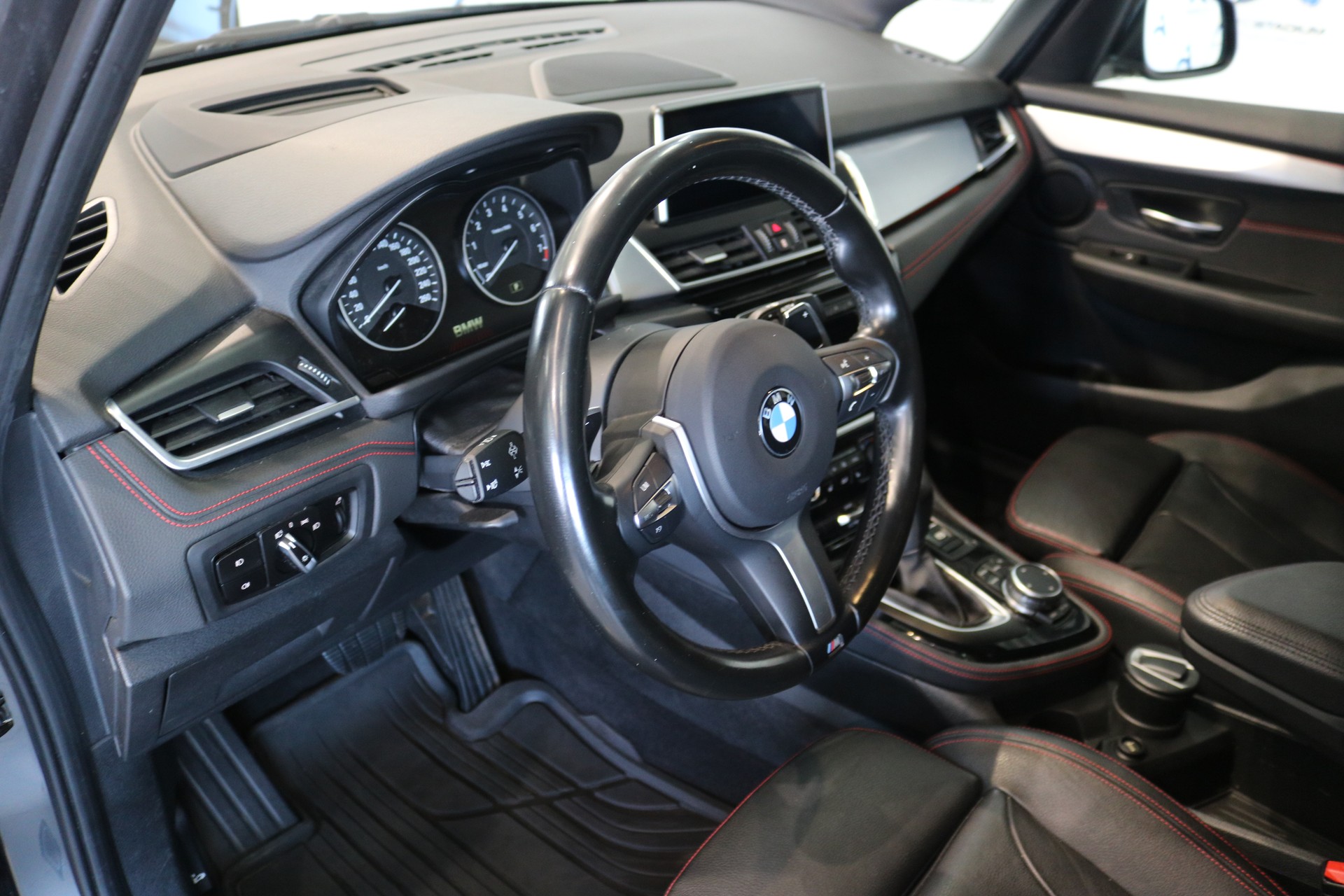 BMW 220i Gran Tourer M Sport Steptronic-image-30