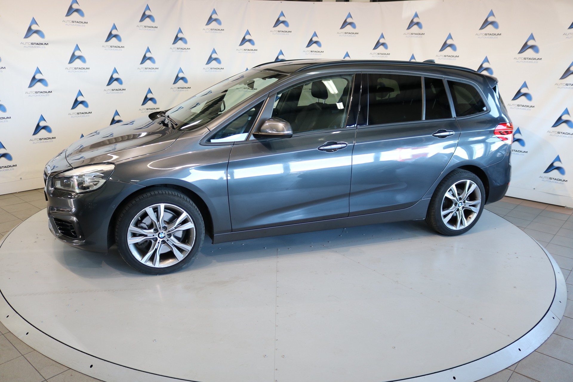BMW 220i Gran Tourer M Sport Steptronic-image-12