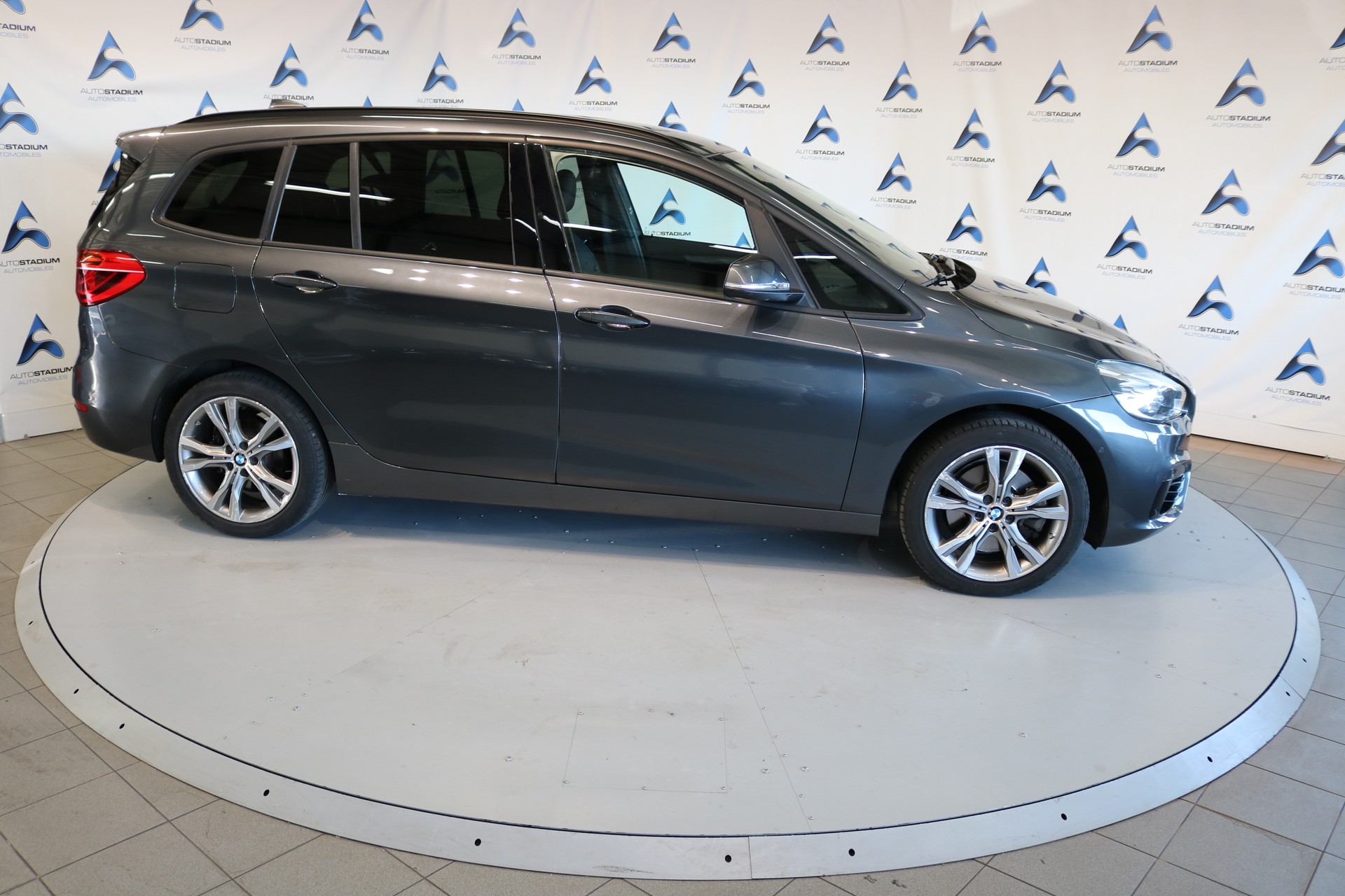 BMW 220i Gran Tourer M Sport Steptronic-image-24