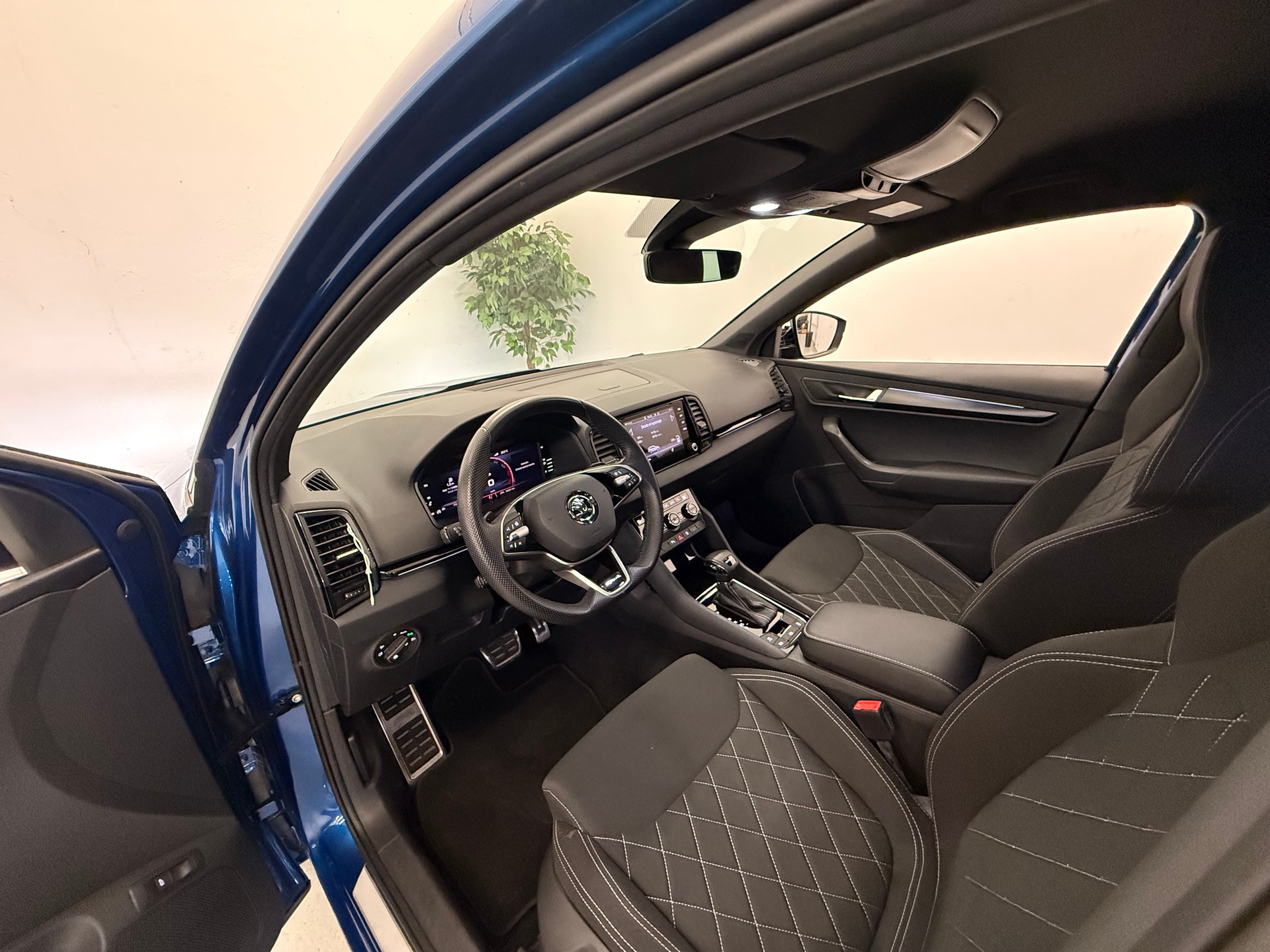SKODA Karoq 1.5 TSI SportLine DSG-image-12