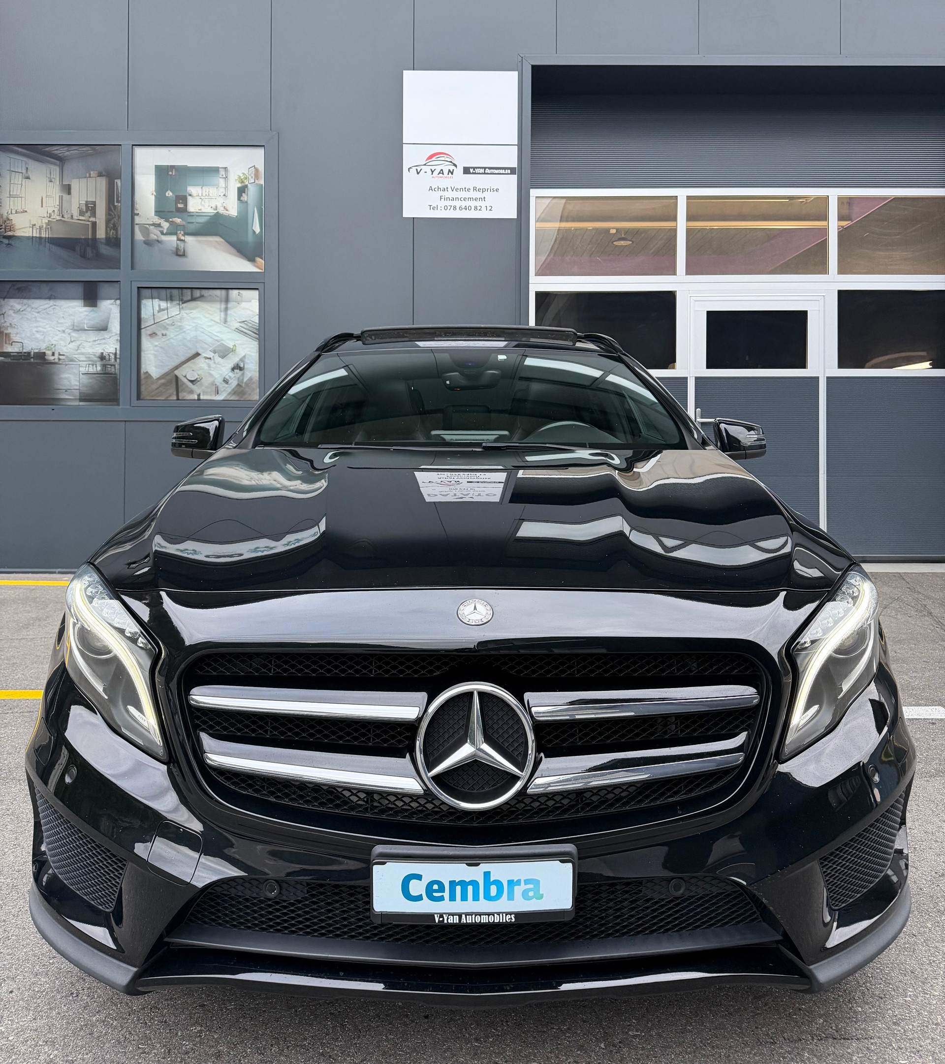 MERCEDES-BENZ GLA 250 AMG Line 4Matic 7G-DCT-image-2