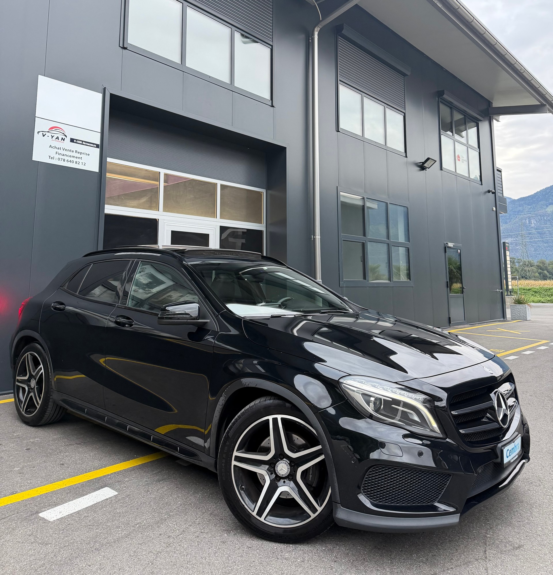 MERCEDES-BENZ GLA 250 AMG Line 4Matic 7G-DCT-image-1